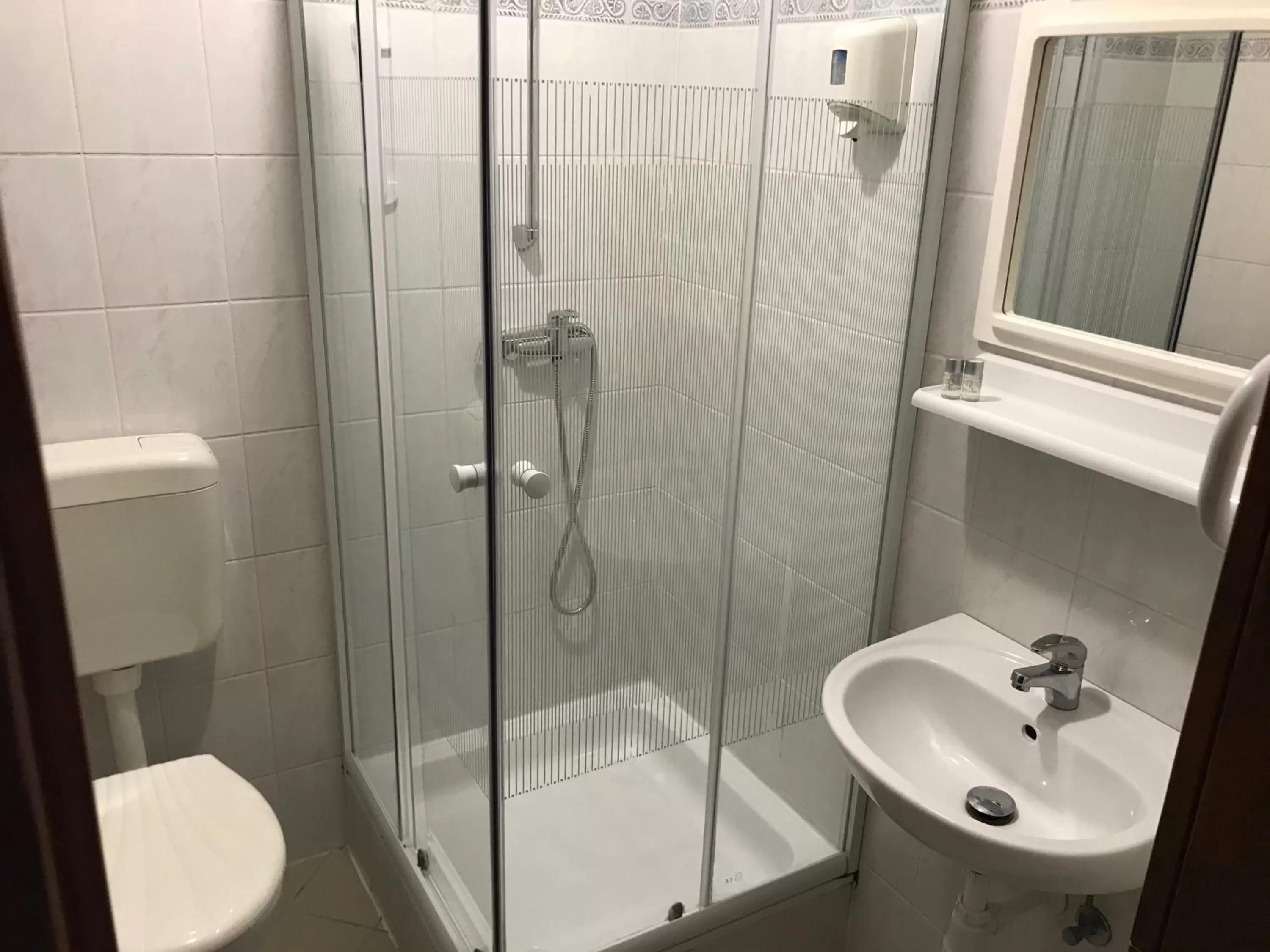 Sempre Étterem És Panzió