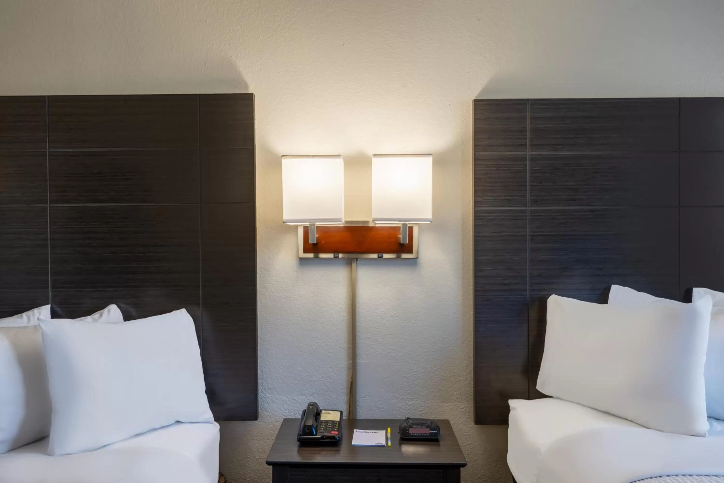 Bed in Days Inn by Wyndham Somerset PA I-70 I-76