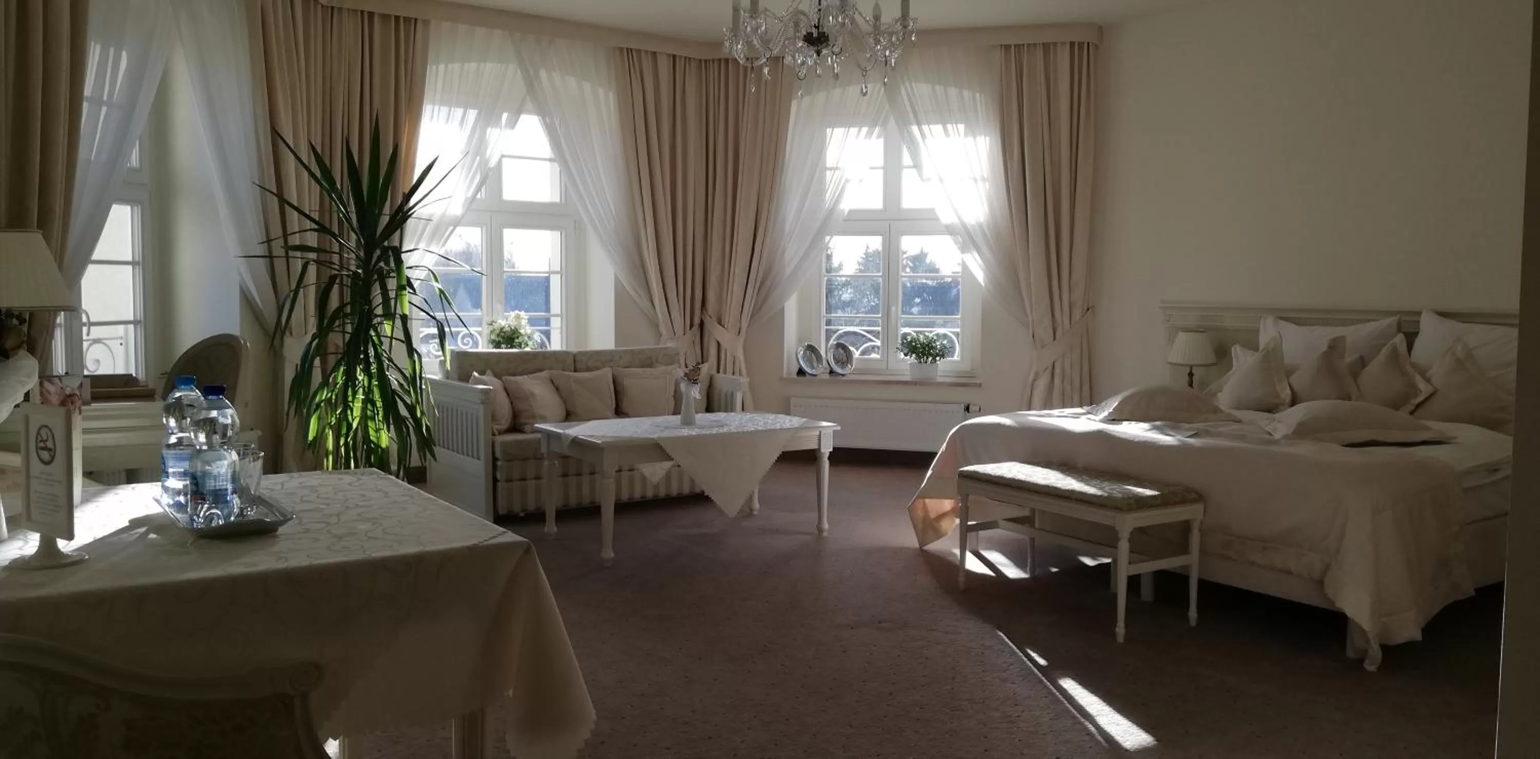 Bed in Hotel SPA Akacjowy Dwór