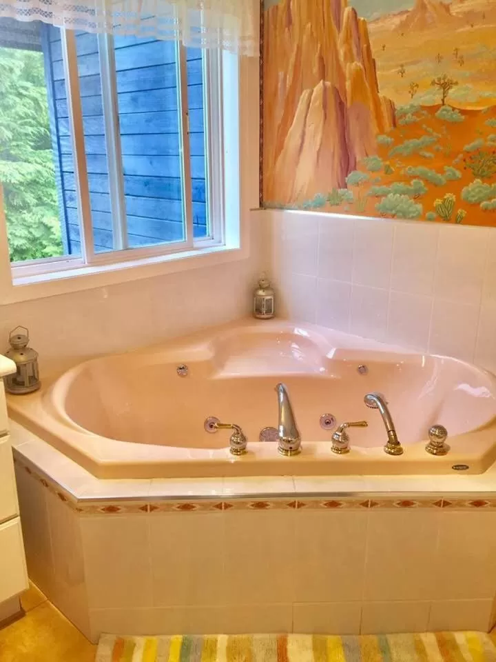 Bathroom in Seafarers Bed & Breakfast