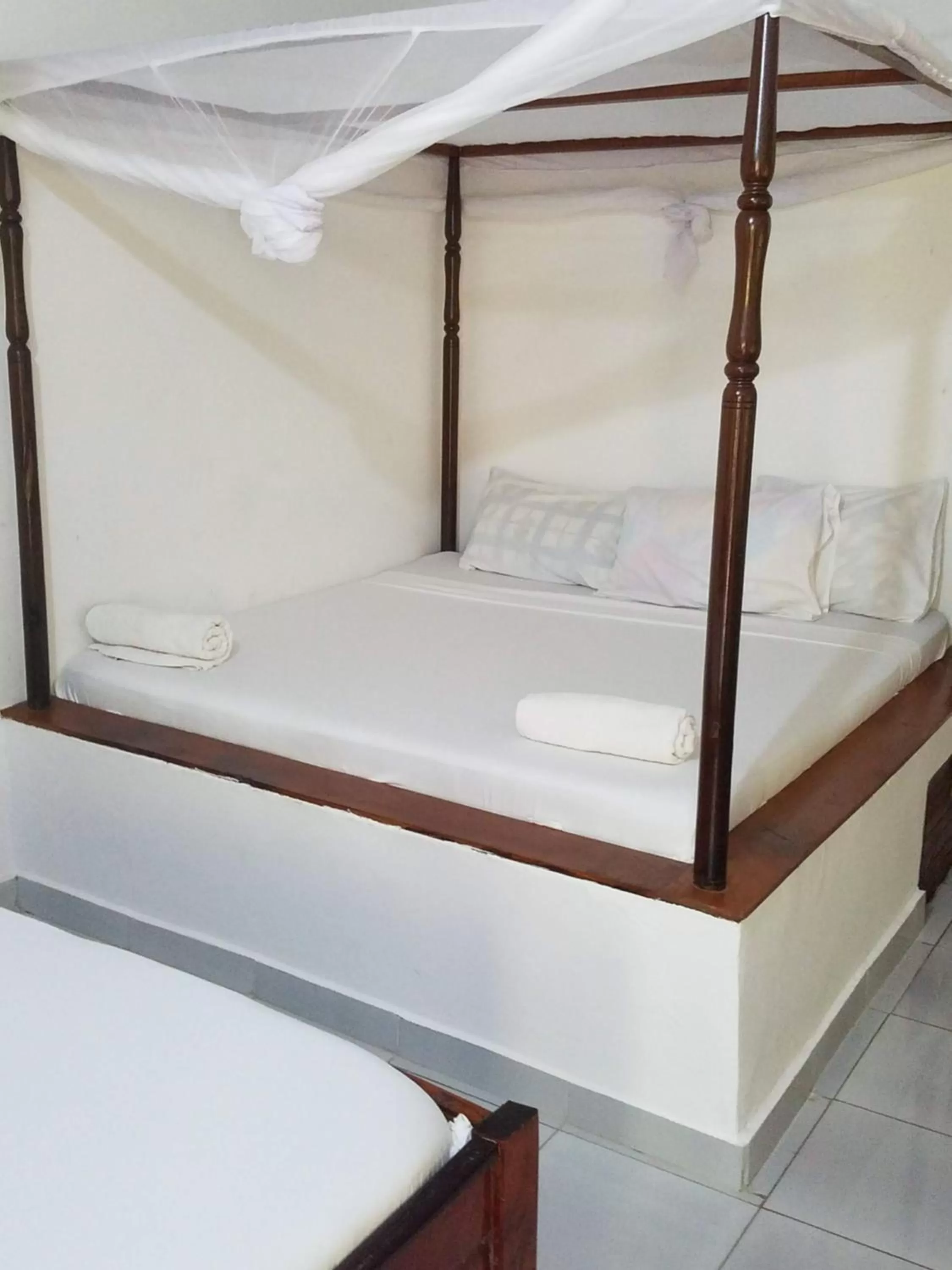 Baraka Aquarium Bungalows