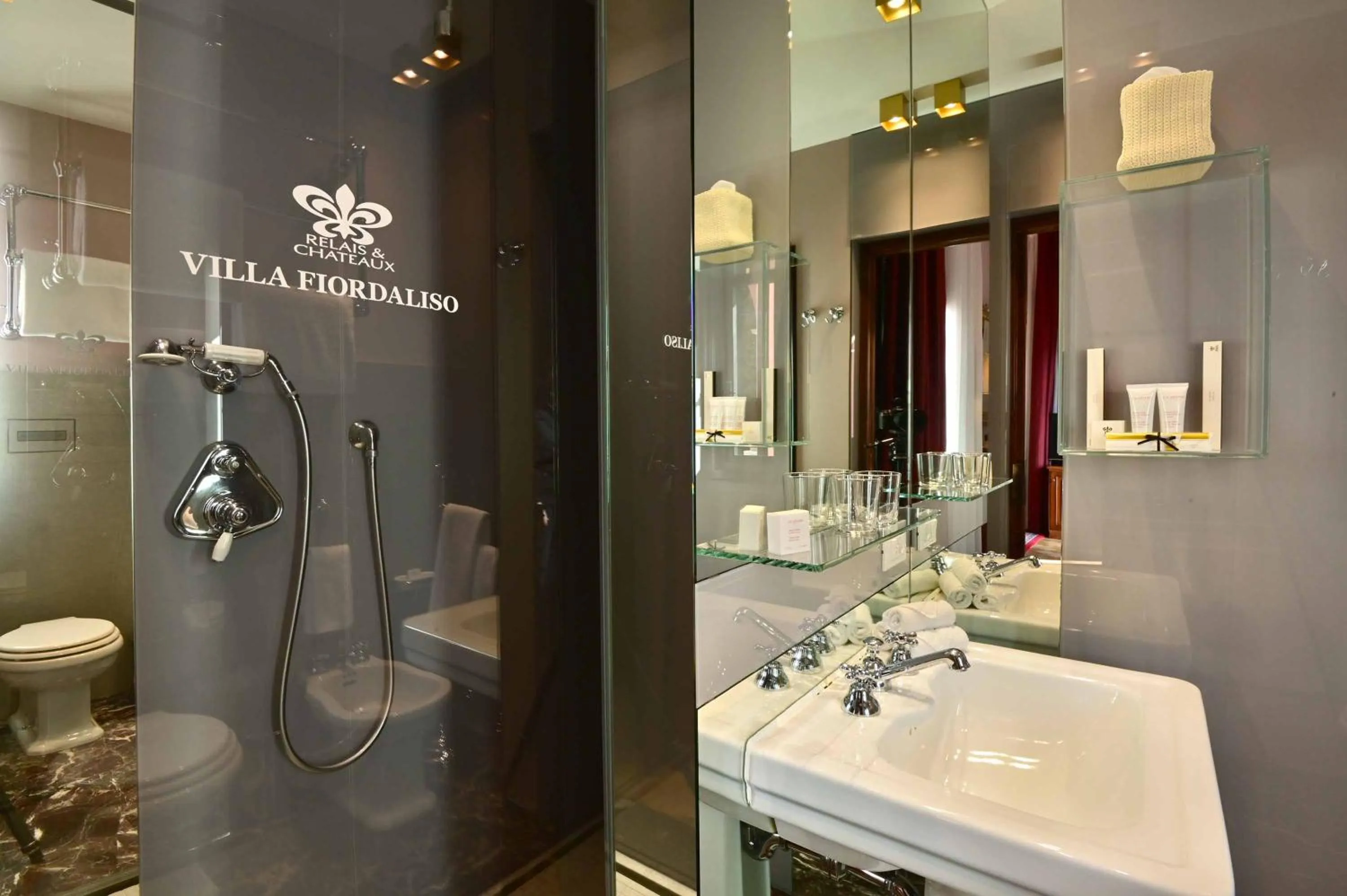 Shower in Hotel Villa Fiordaliso