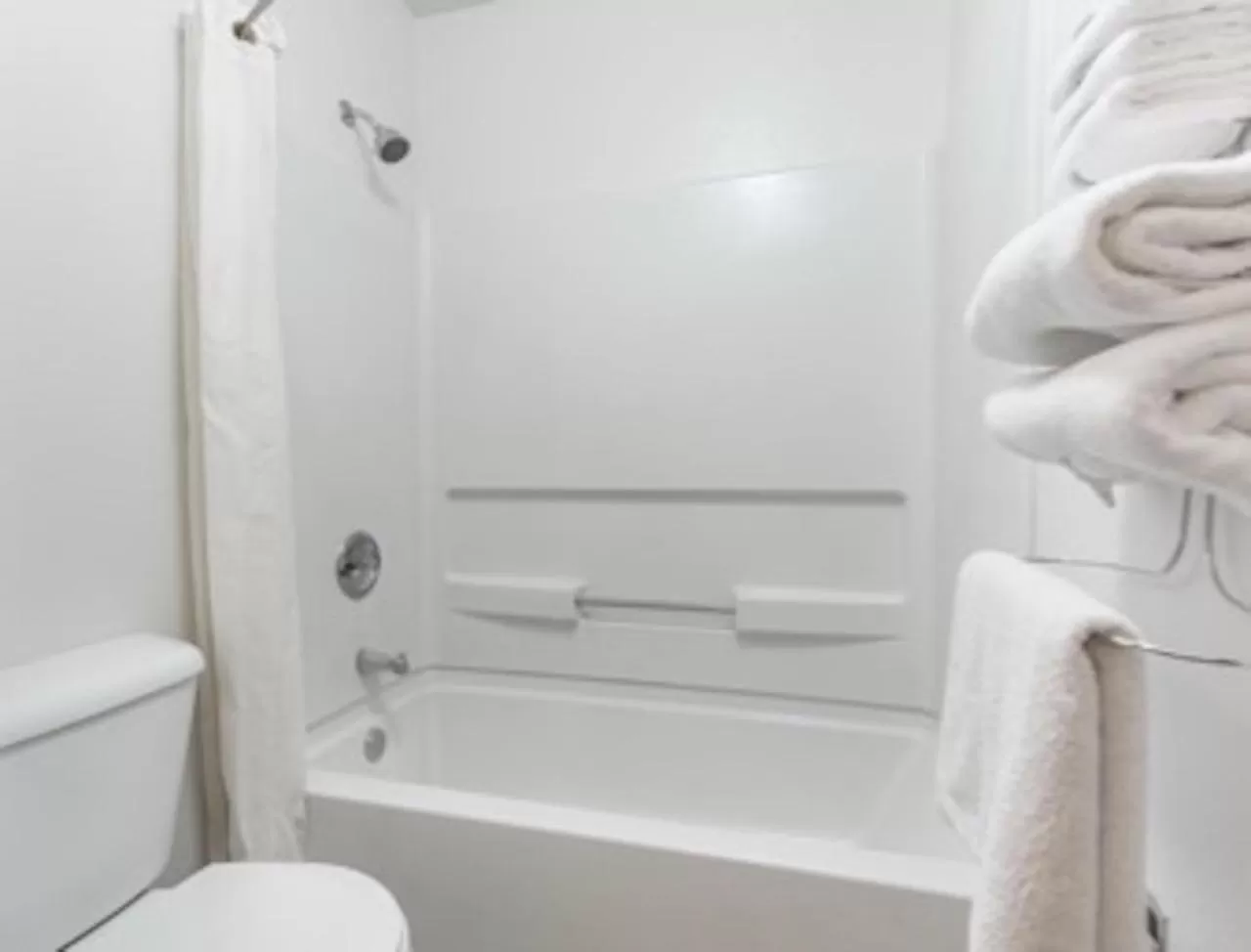 Bathroom in Super 8 by Wyndham Arcata