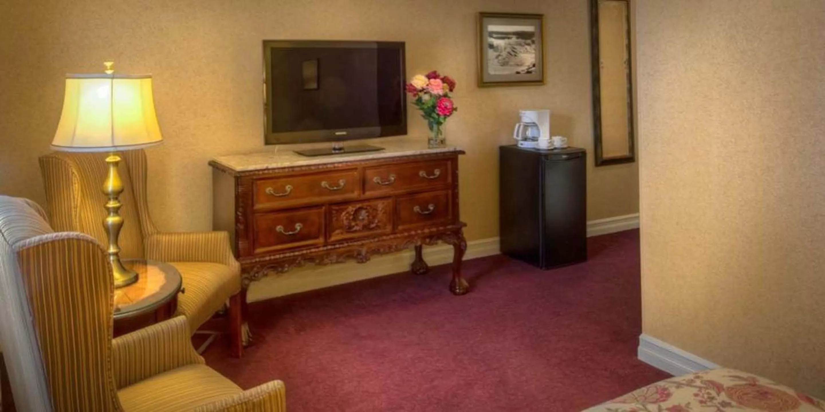 TV and multimedia in Red Coach Inn