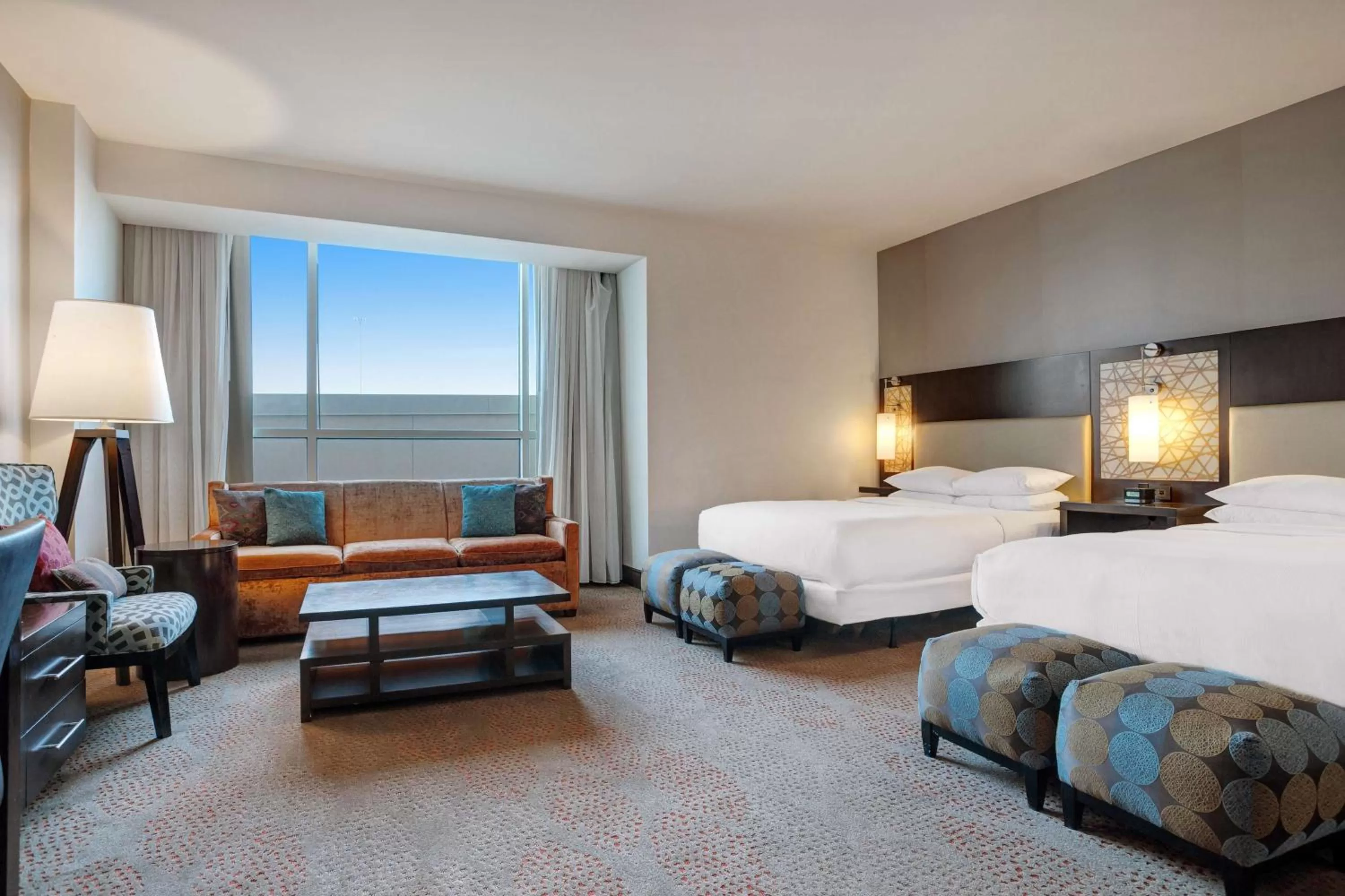 Living room, Bed in Hilton Dallas/Plano Granite Park