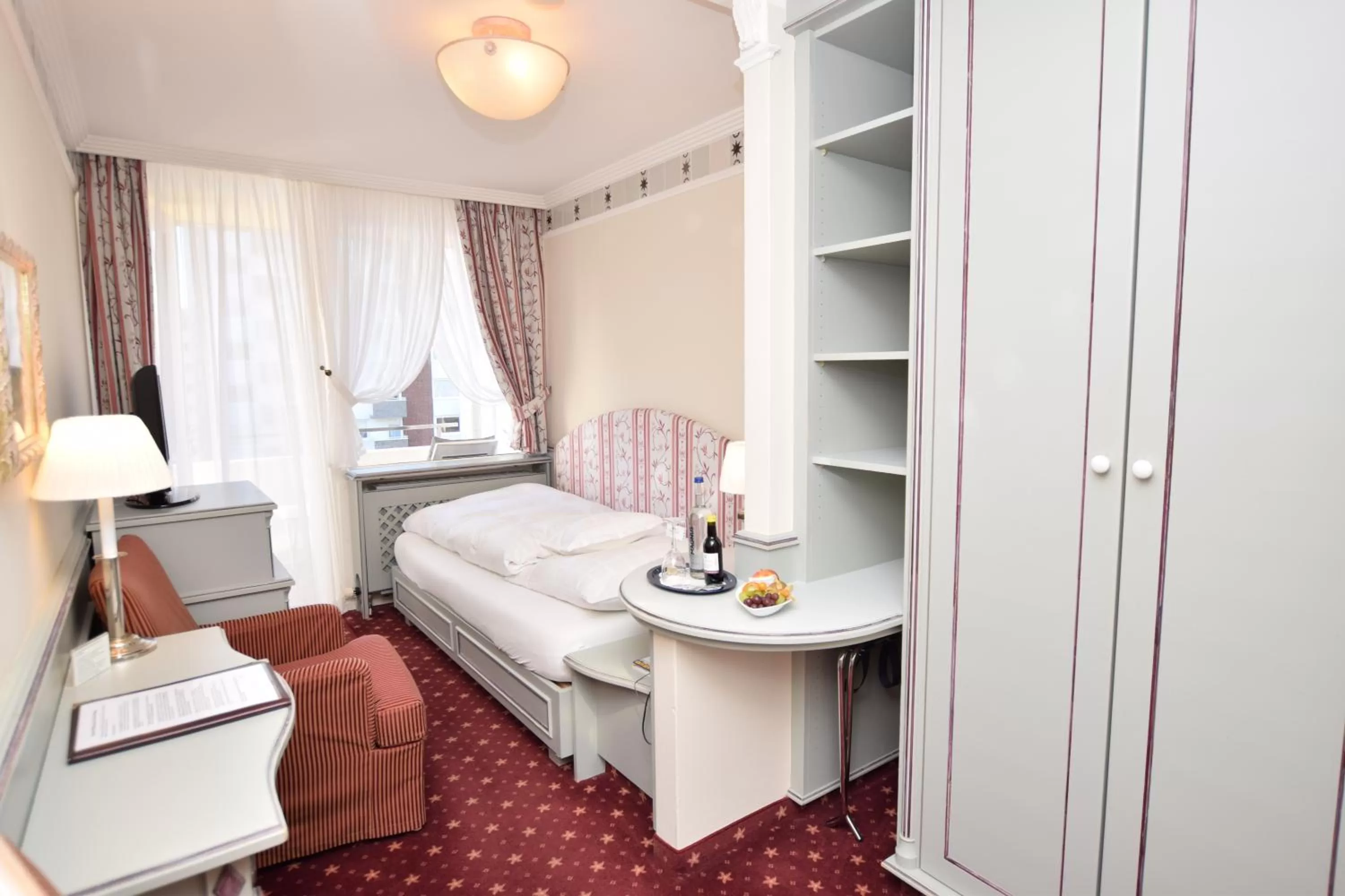 Day, Bed in Hotel Wiking Sylt