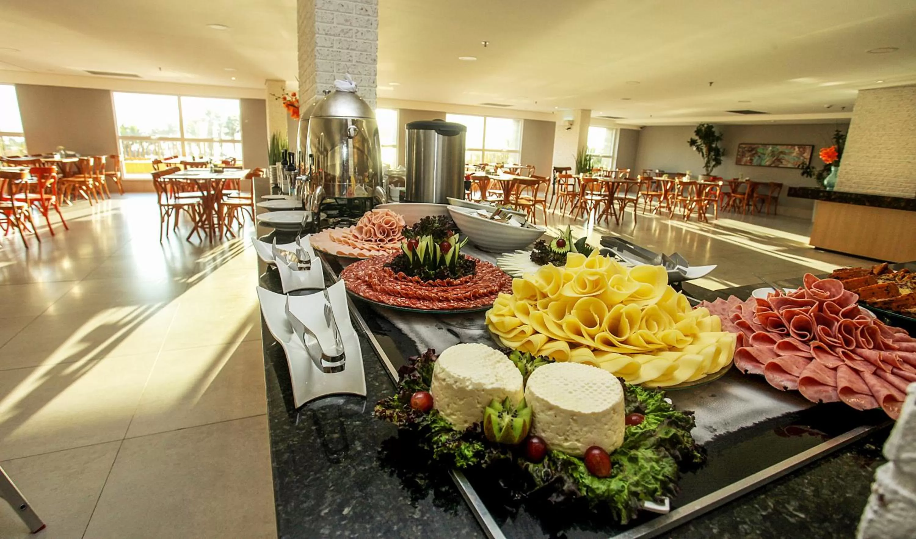 Restaurant/places to eat in Gran Mareiro Hotel