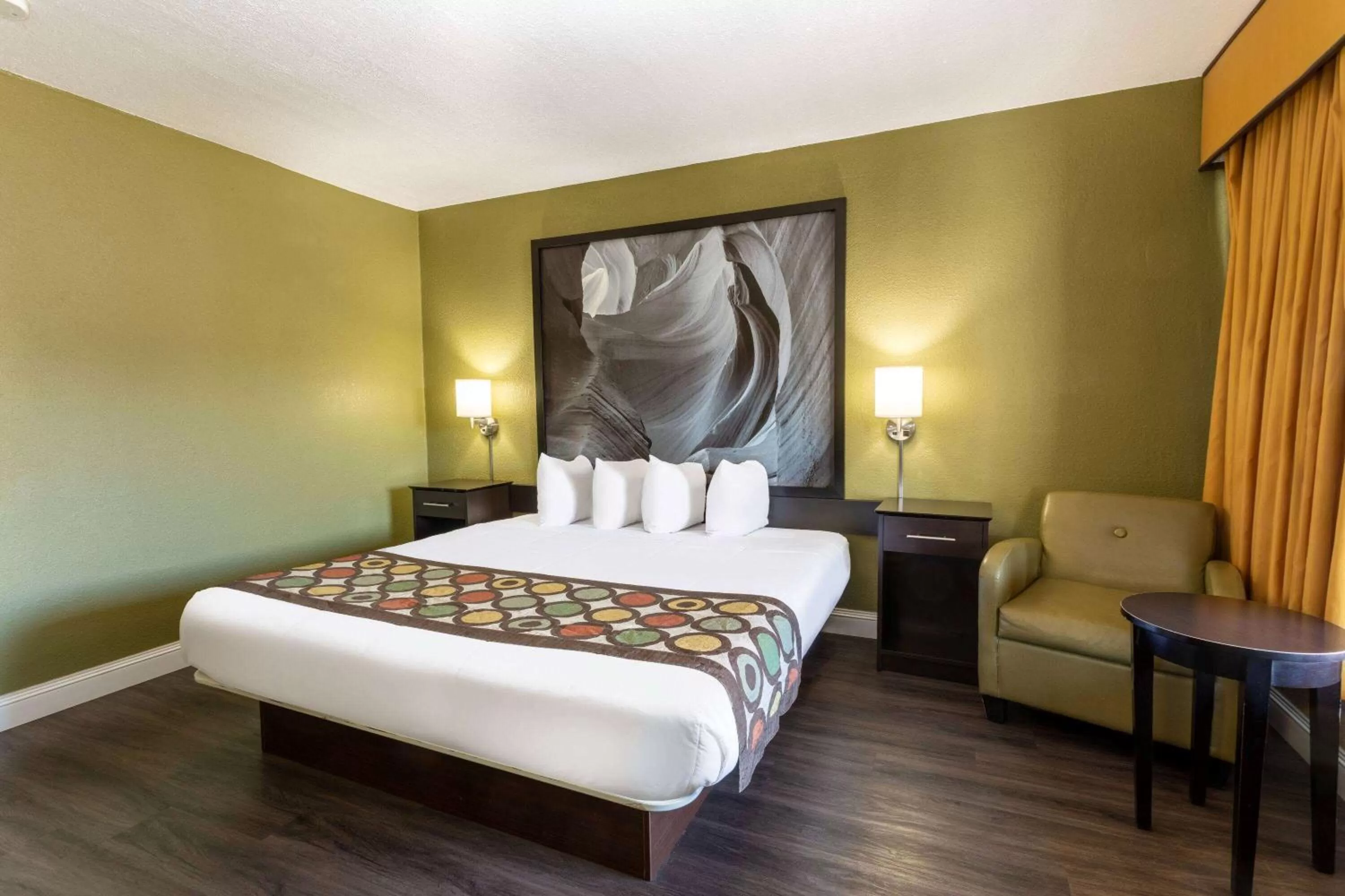 Photo of the whole room, Bed in Super 8 by Wyndham NAU/Downtown Conference Center
