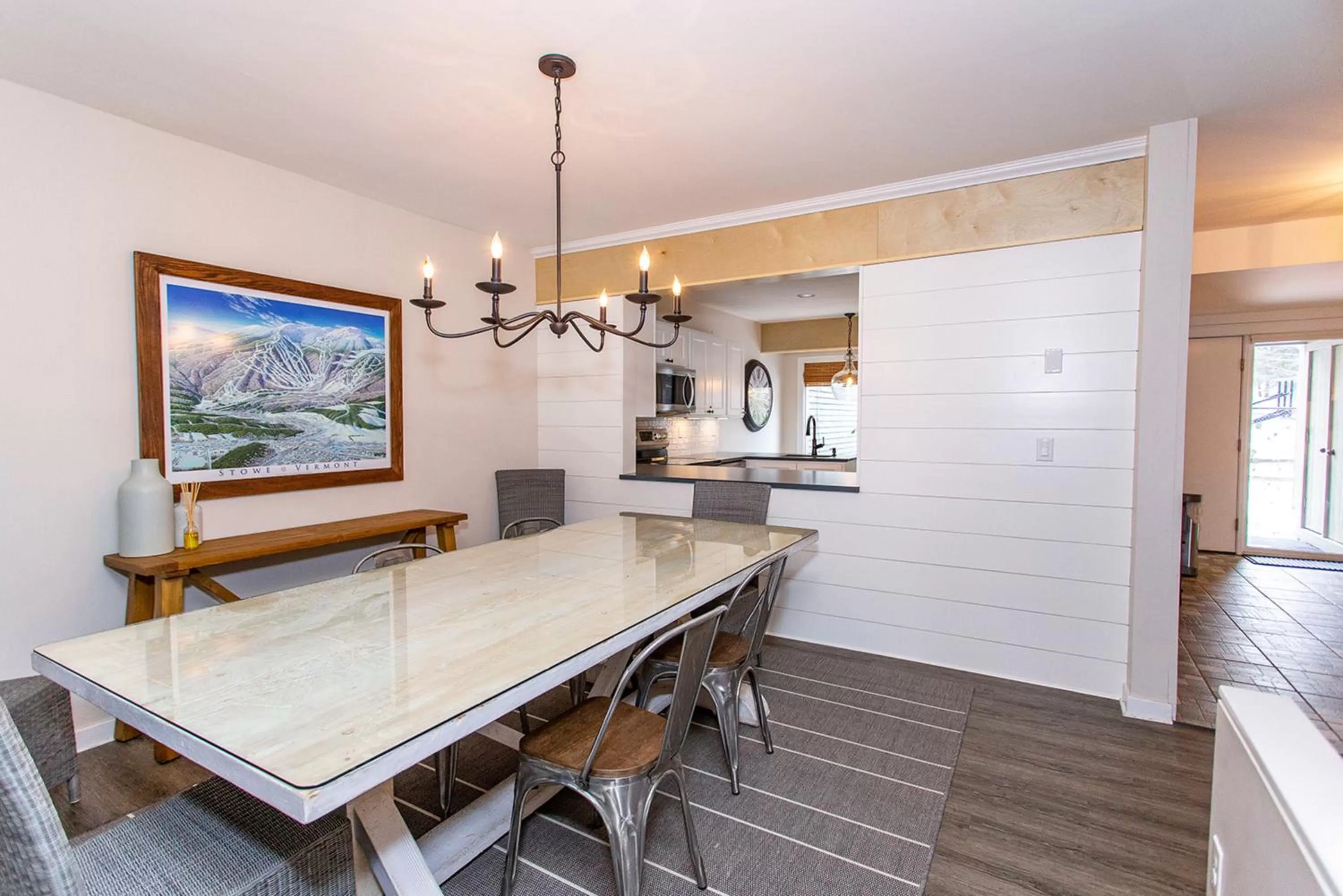 Dining area in Topnotch Resort