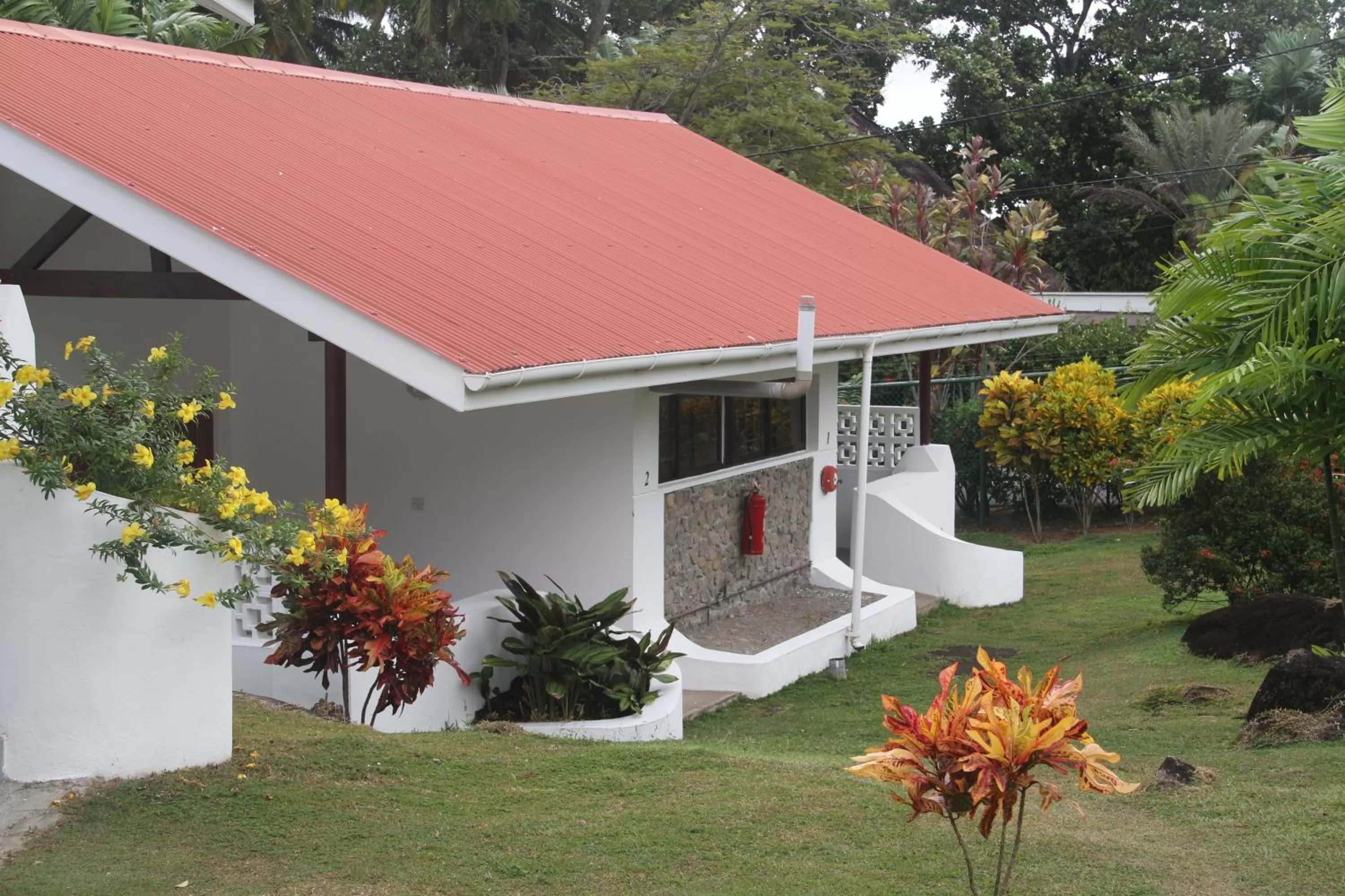 Garden, Property Building in Daniella's Bungalows