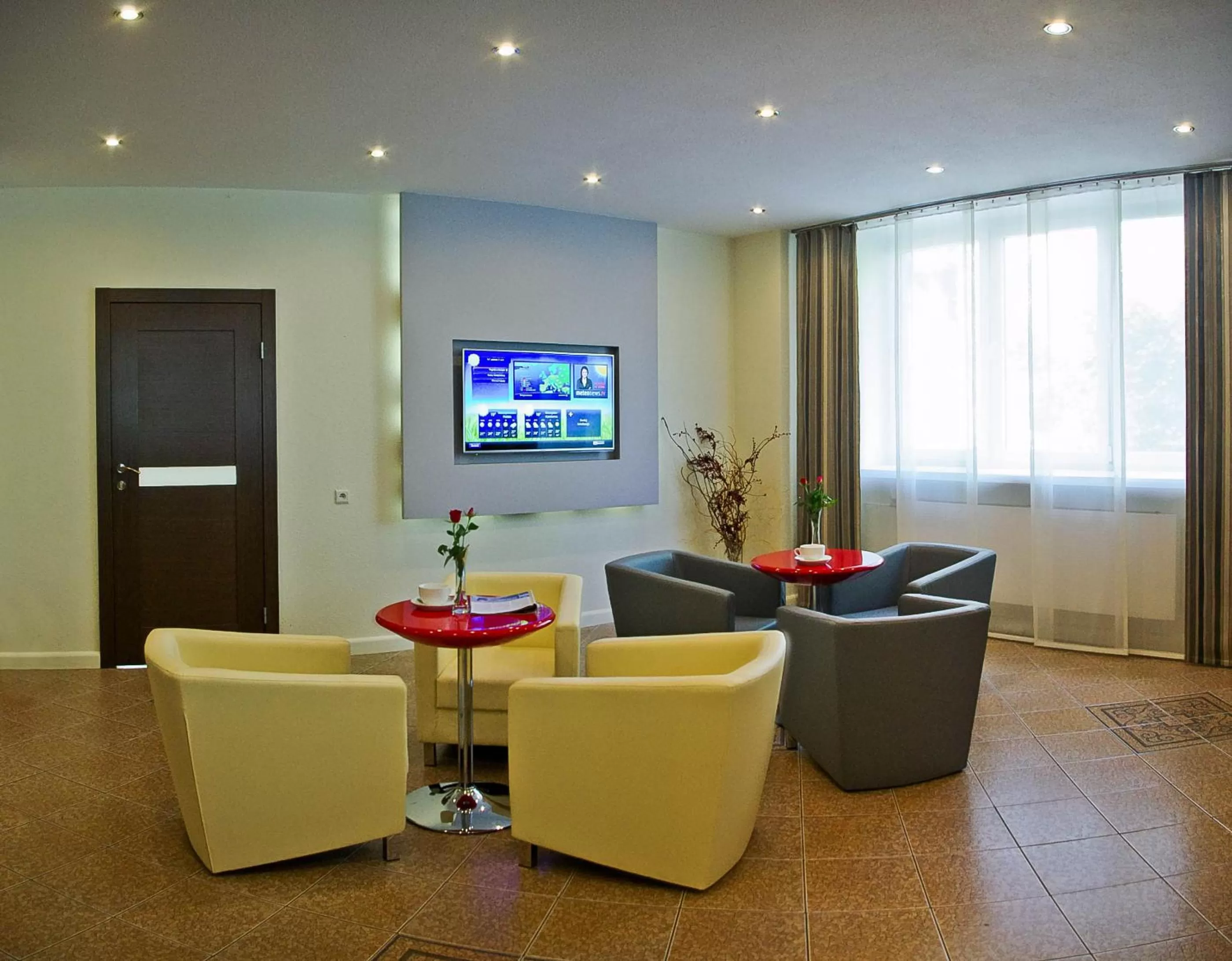 Communal lounge/ TV room in Hotel Komes