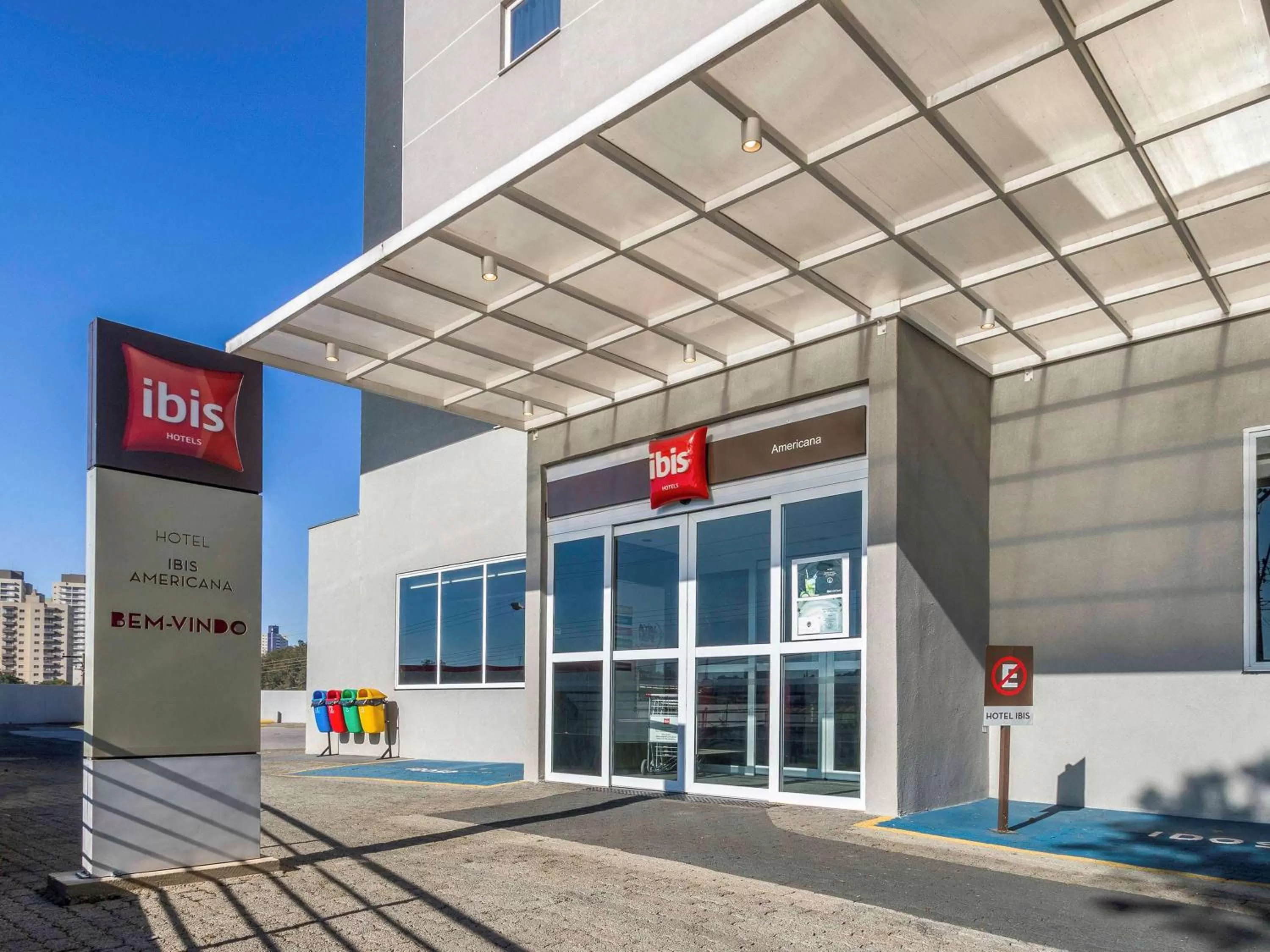 Property building in Ibis Americana