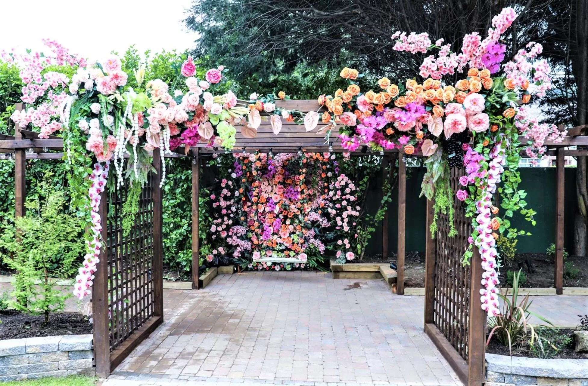 Patio in The Lansdowne Hotel