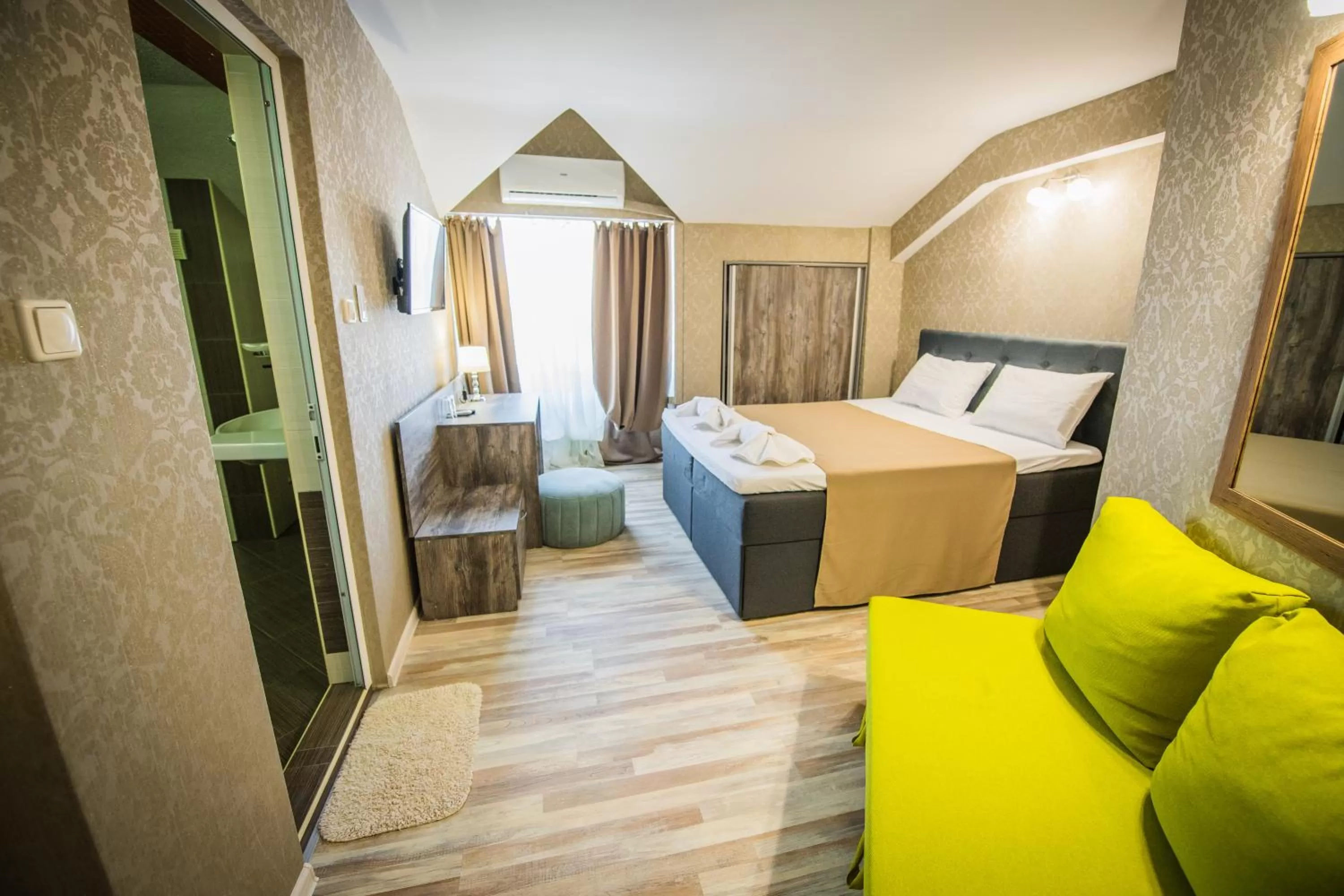 Bed in Vida Family Hotel