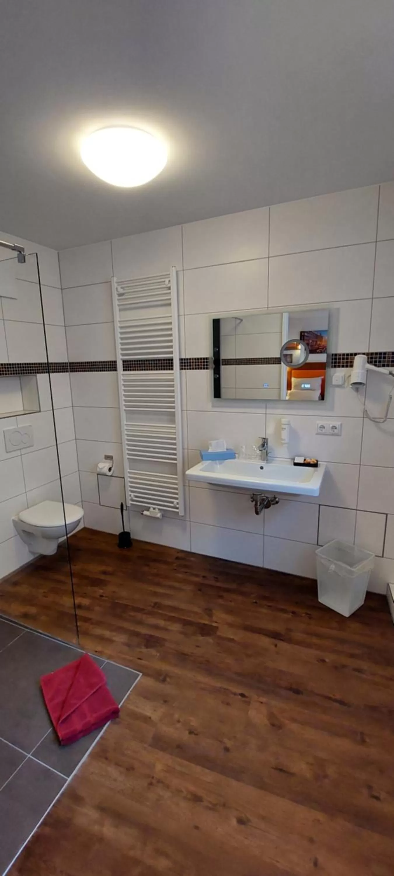 Shower in Hotel Amber Altstadt