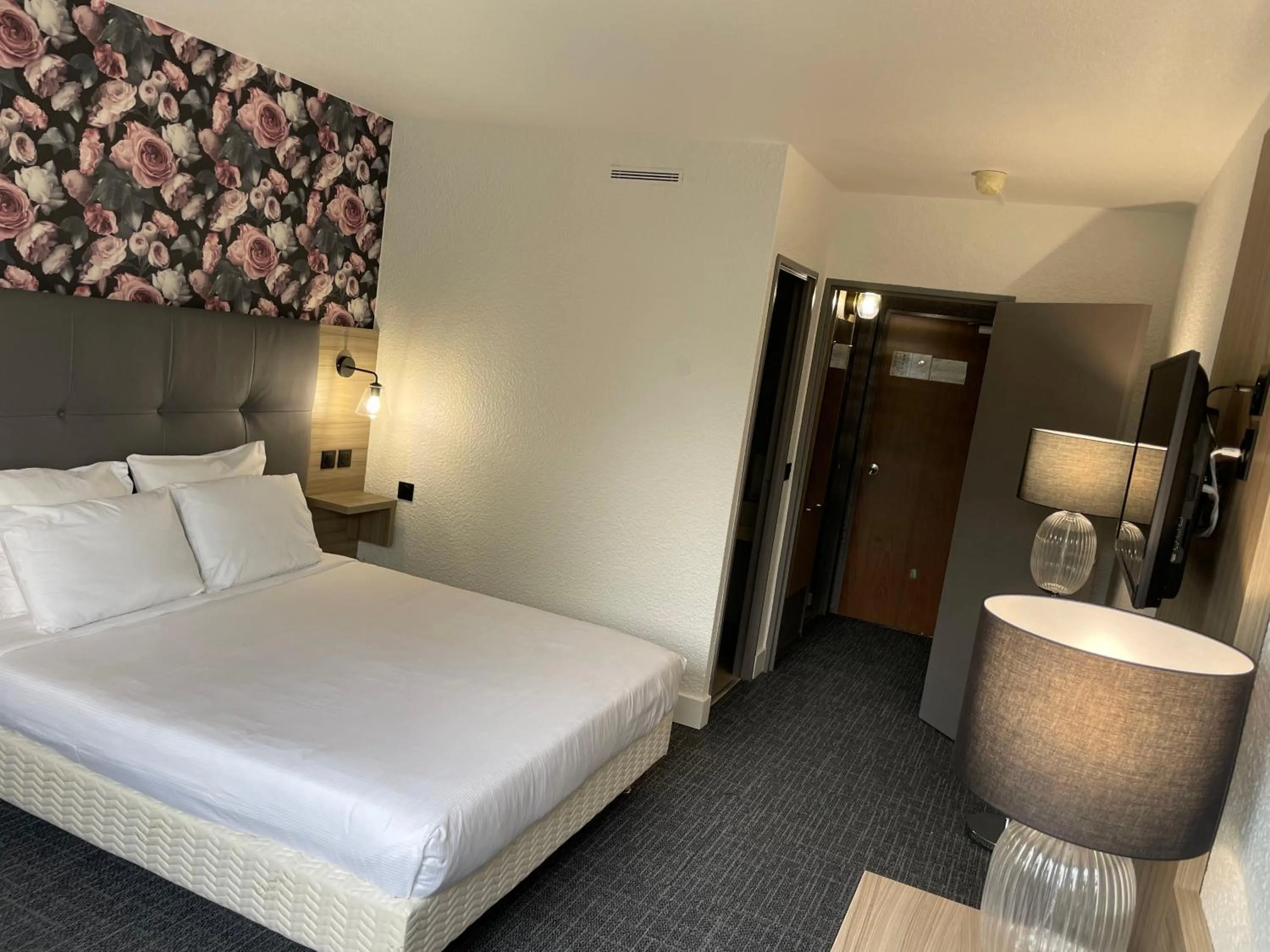 Bedroom, Bed in Hôtel Akena Poitiers Nord Futuroscope