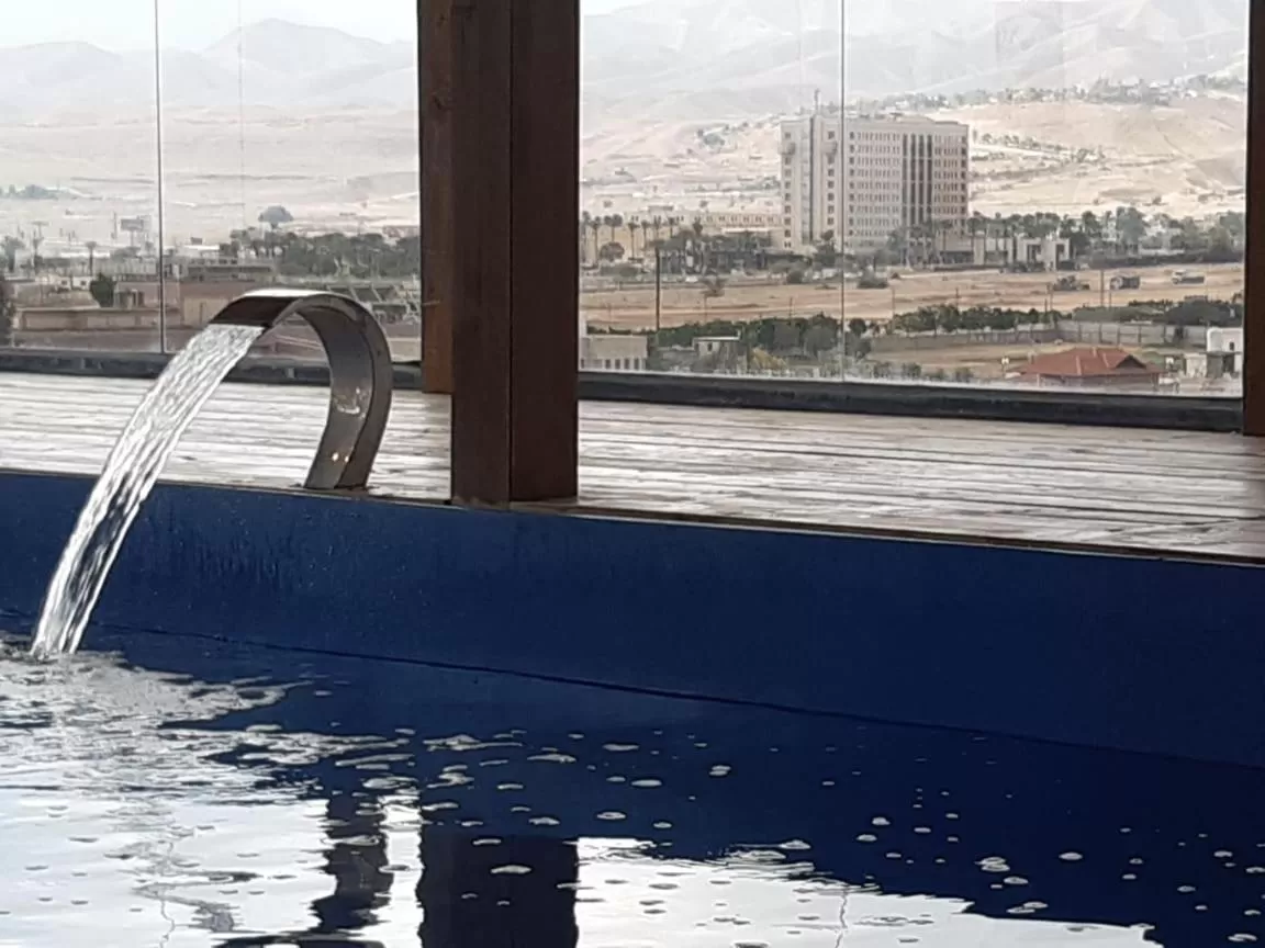 Dolphin Suites Hotel