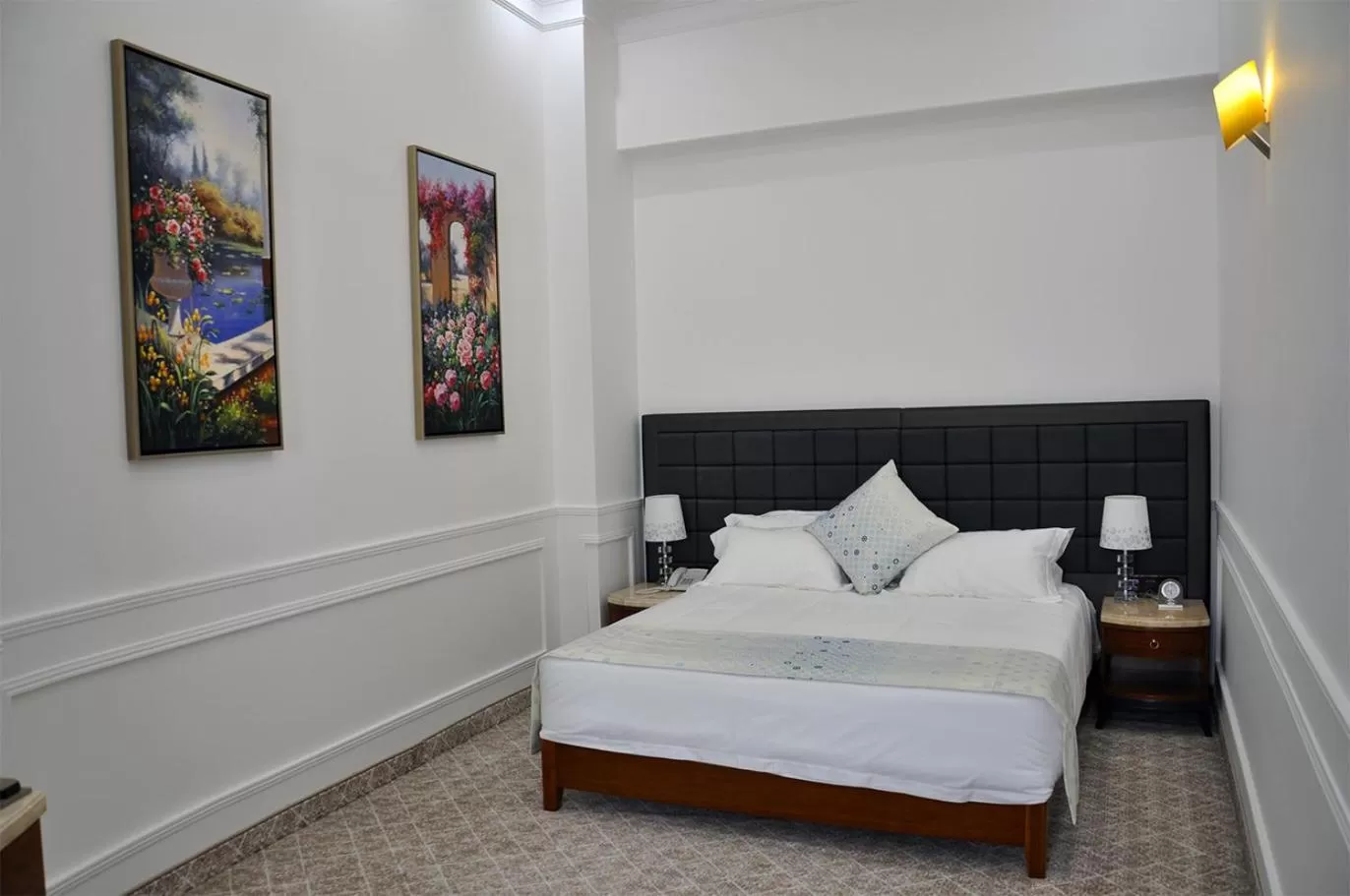 Bed in Parliament Palace Hotel