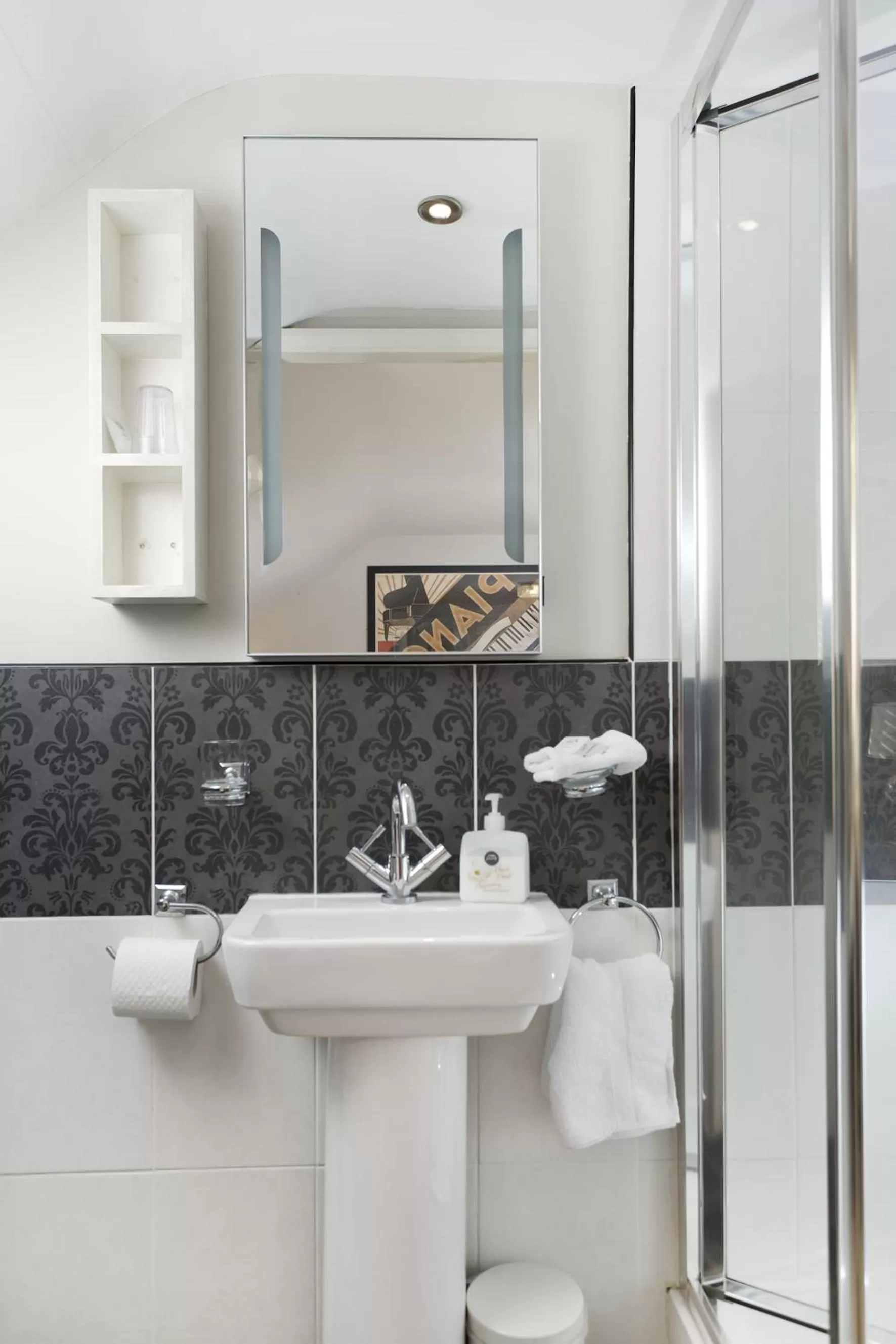 Superior King Room in Number14brighton