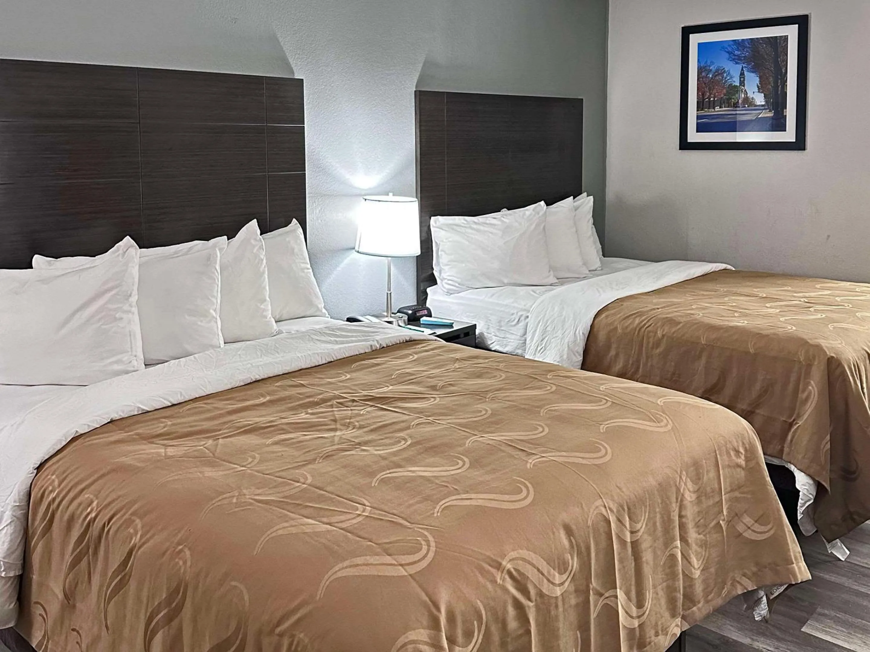 Bedroom in Quality Inn