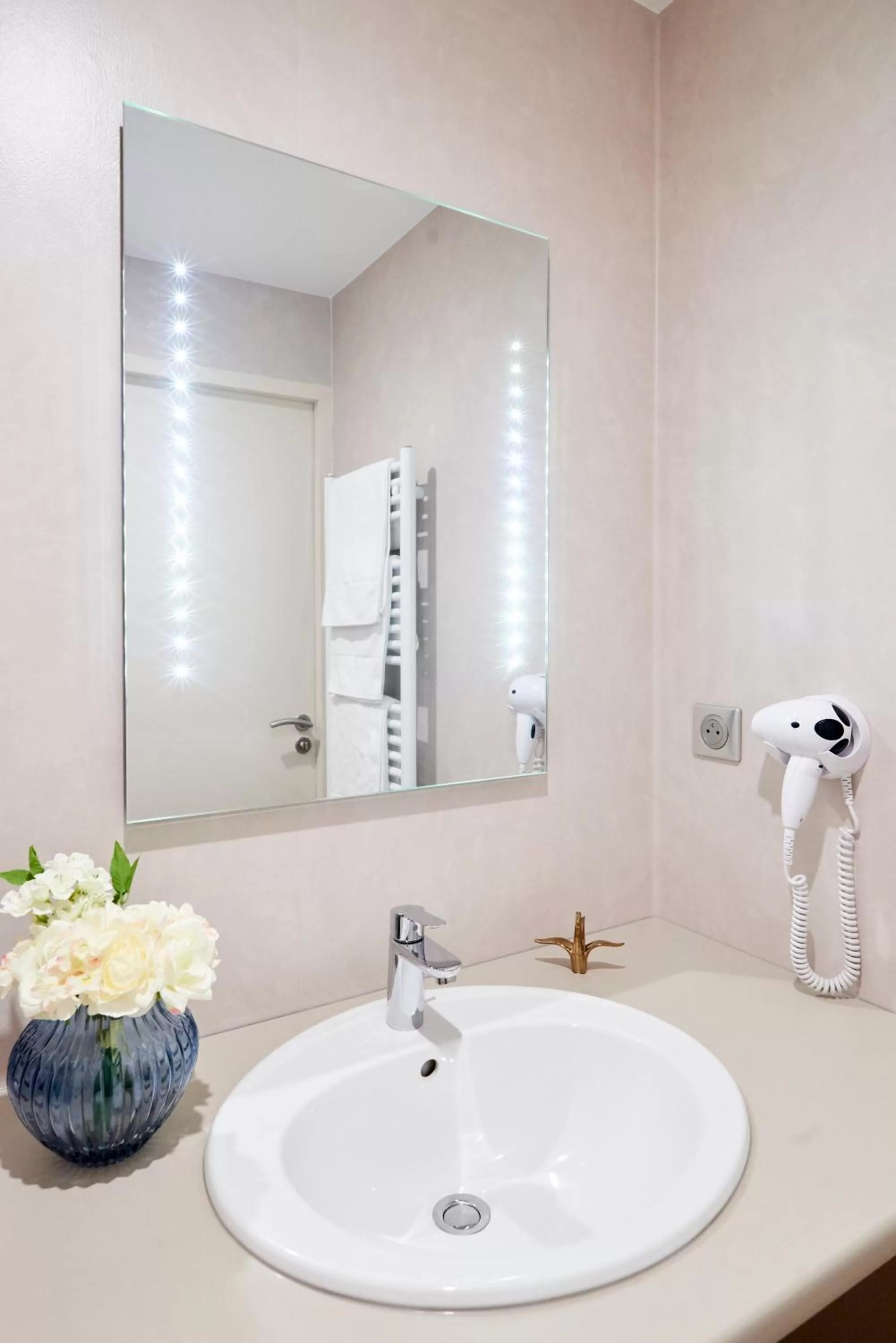 Hotel Le Petit Duquesne