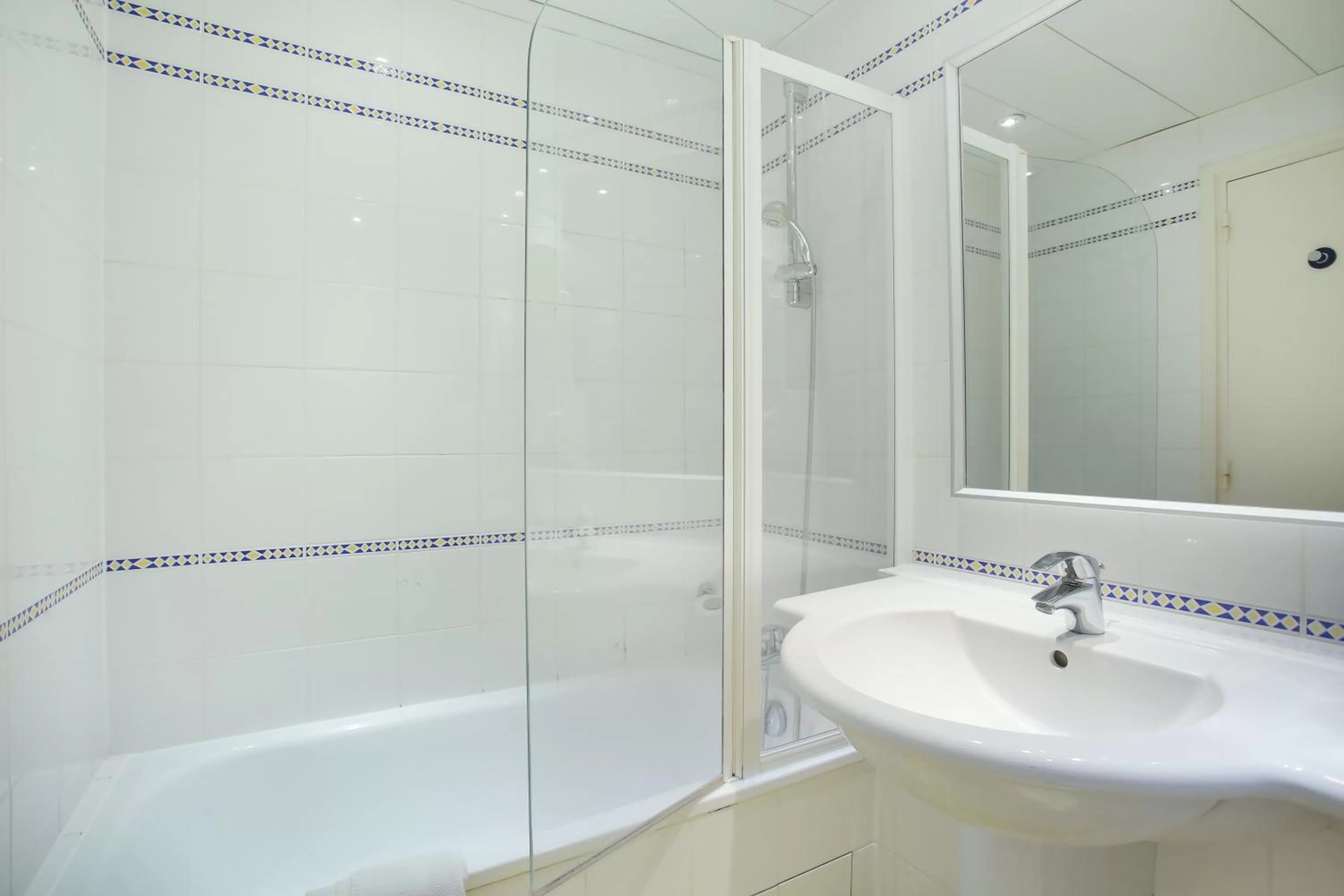 Bathroom in Hotel Lautrec Opera