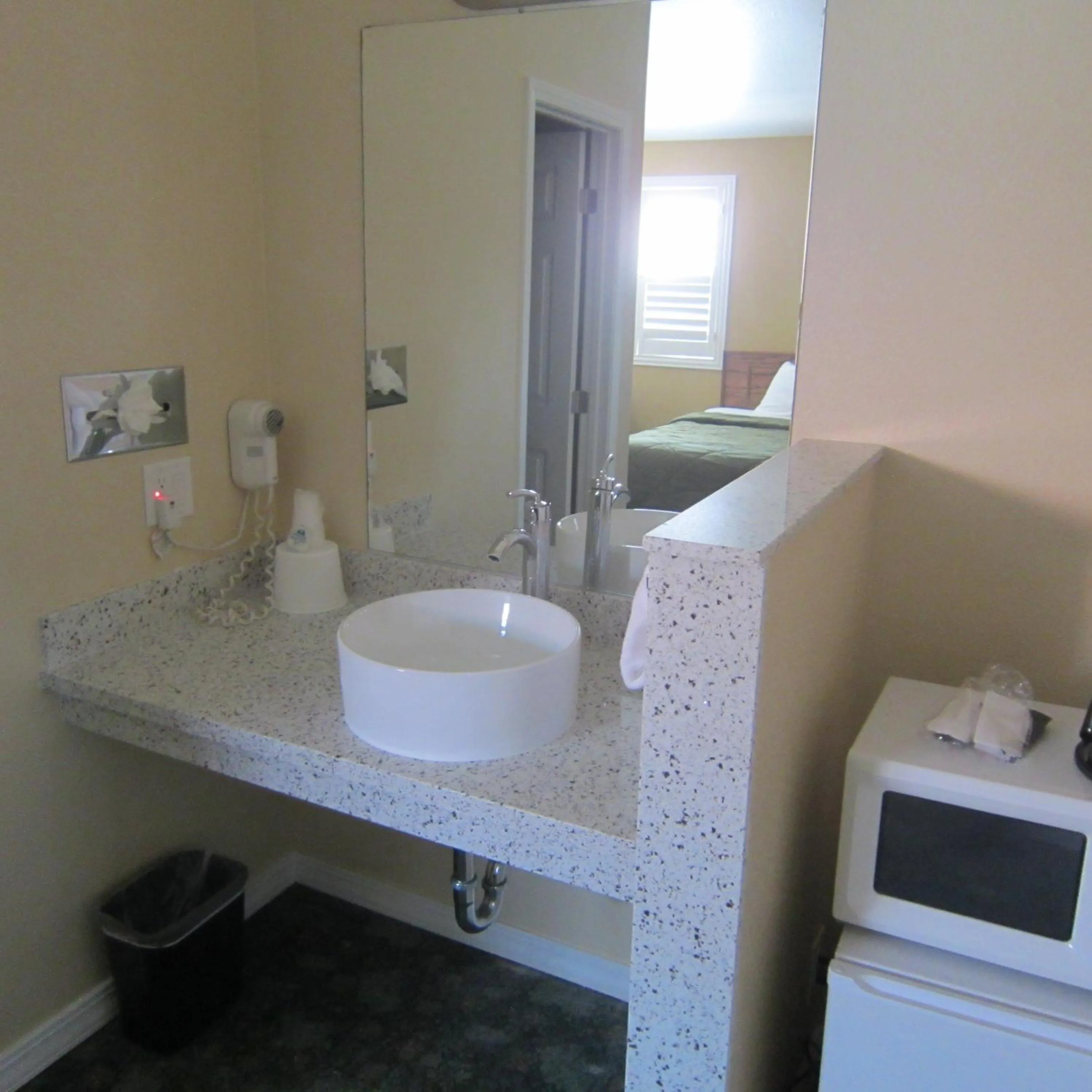 Decorative detail in Pacific Best Inn