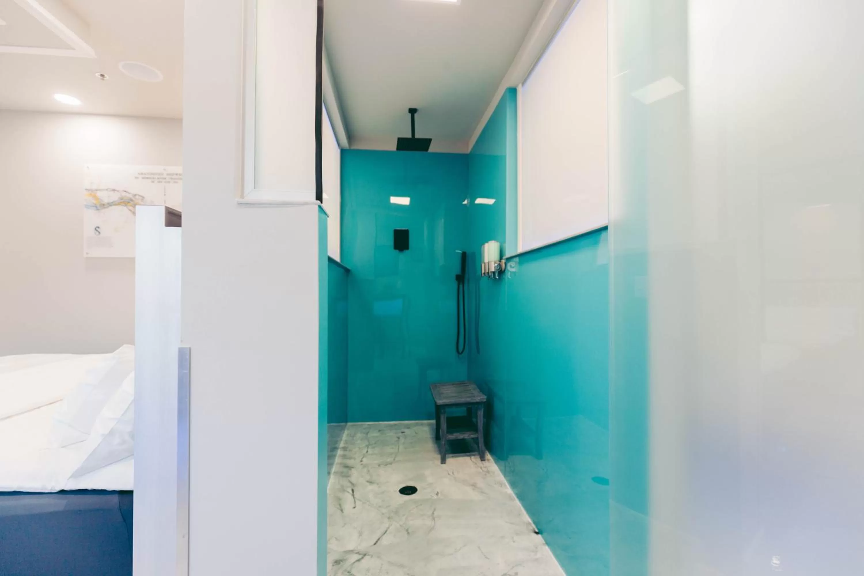 Shower in River Sirens Hotel-Contactless Check in Hotel