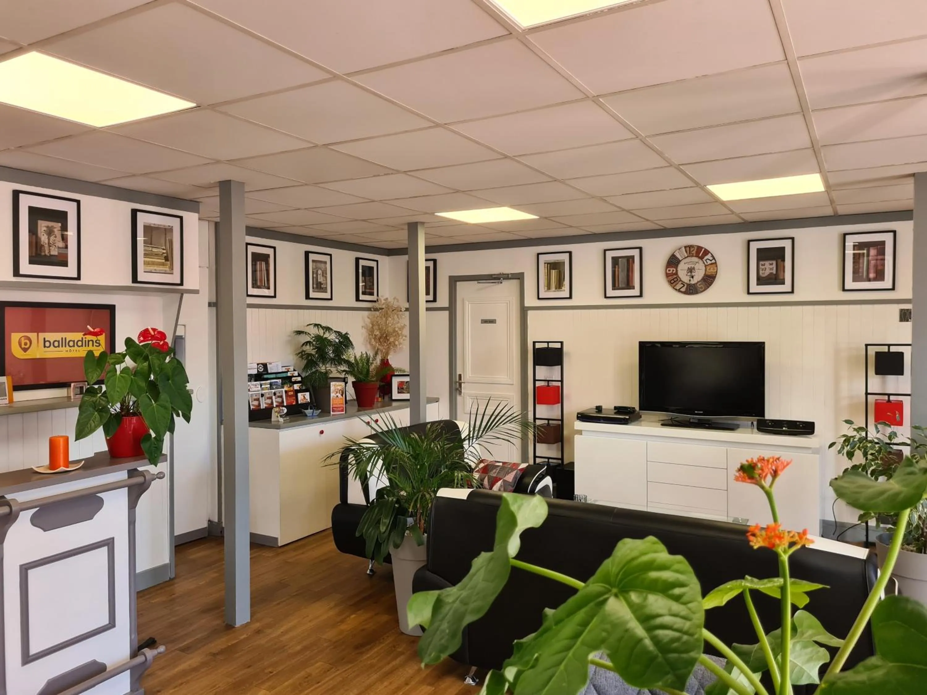 Property building in initial by balladins Bordeaux / Eysines