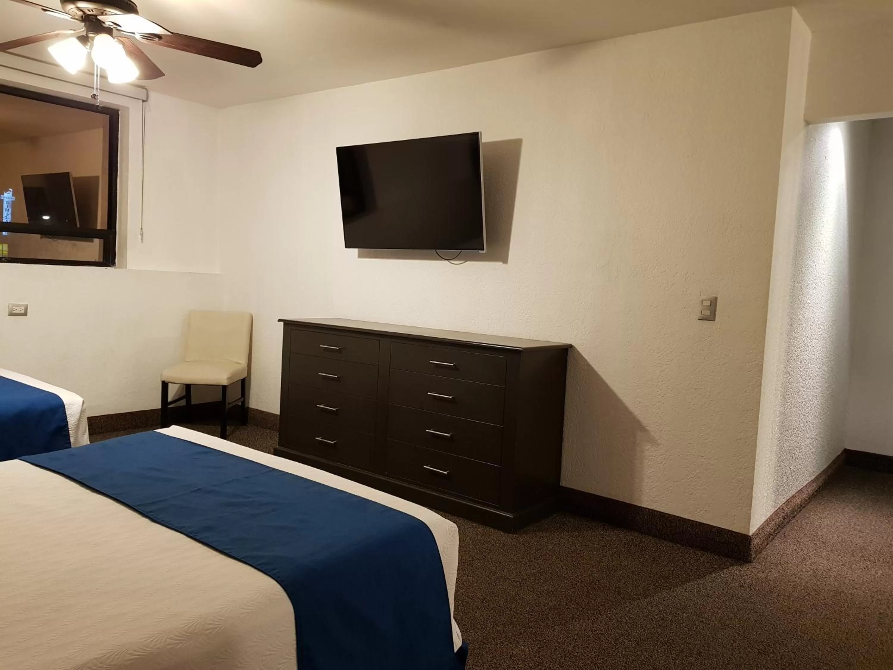 TV and multimedia, Bed in Hotel Principado Tijuana Aeropuerto