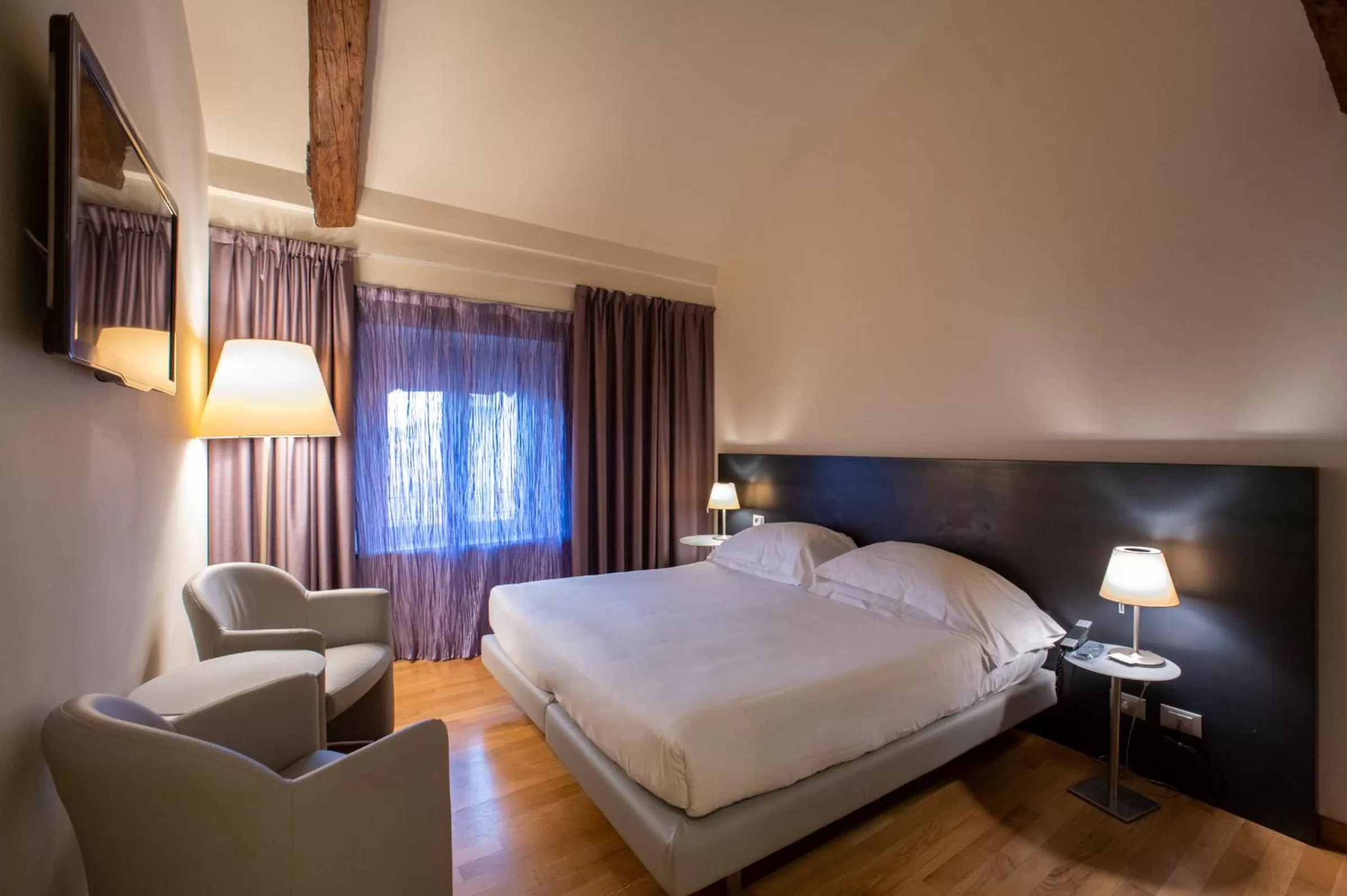 Bed in Hotel Annunziata