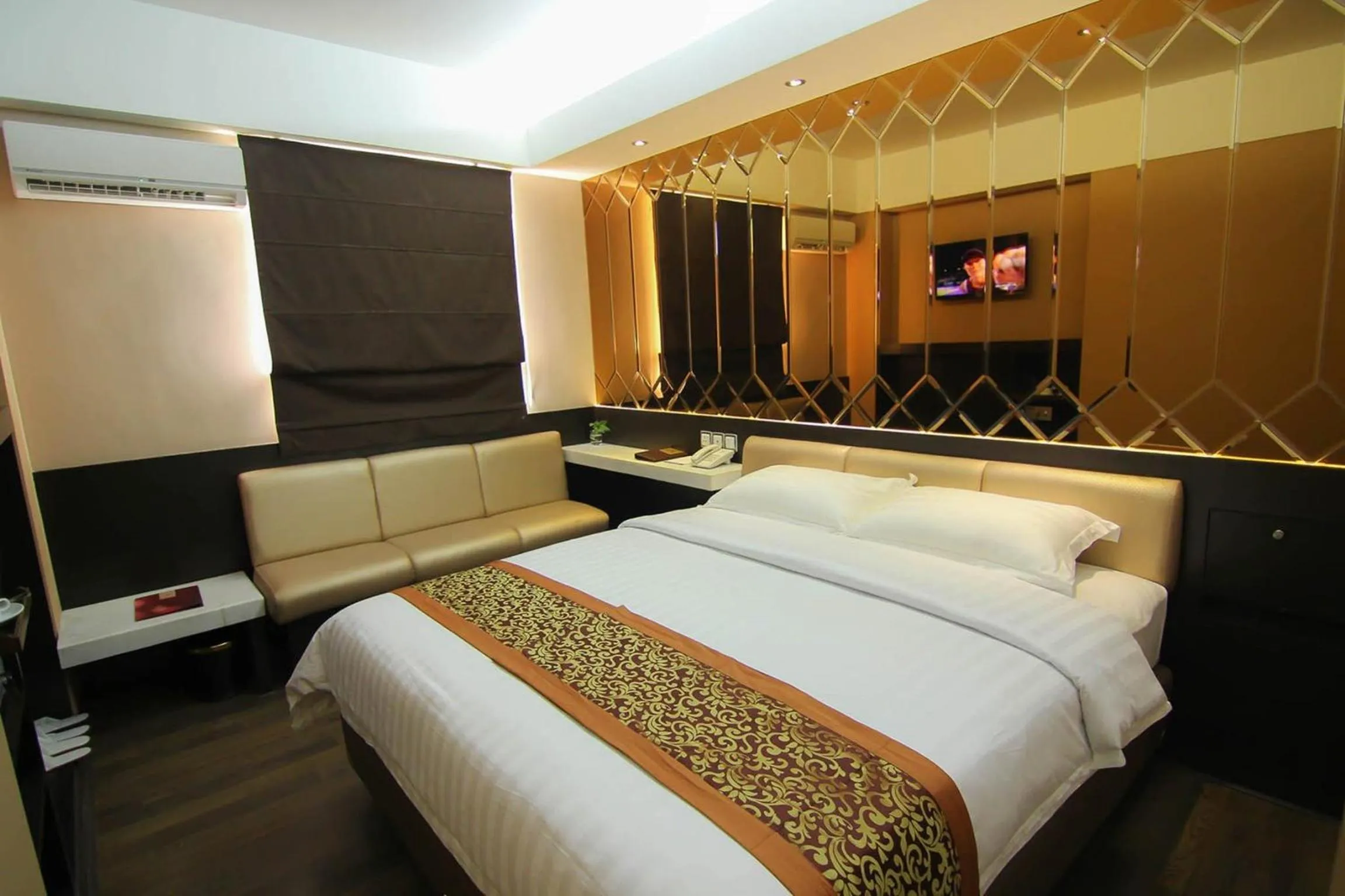 Bed in Favor Hotel Makassar City Center By LIFE