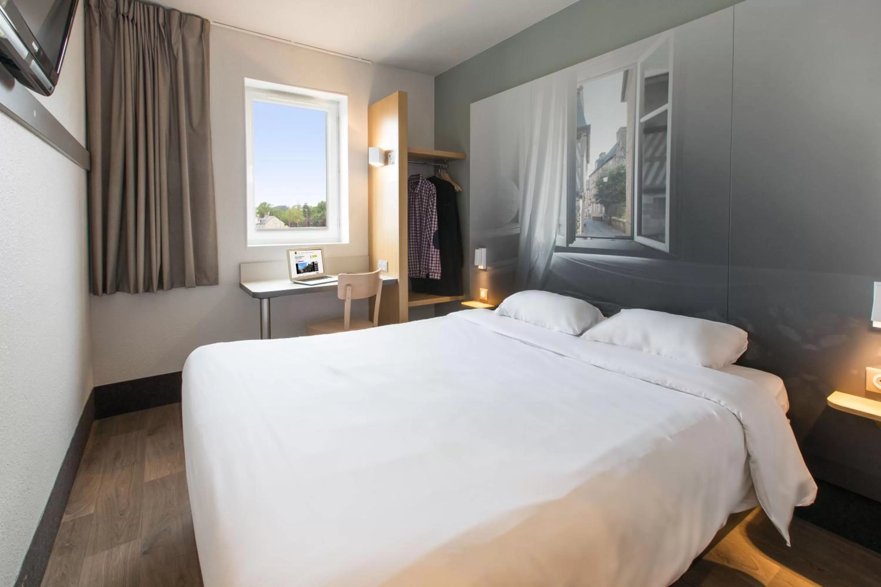 Bedroom, Bed in B&B HOTEL Nantes Rezé St Sébastien