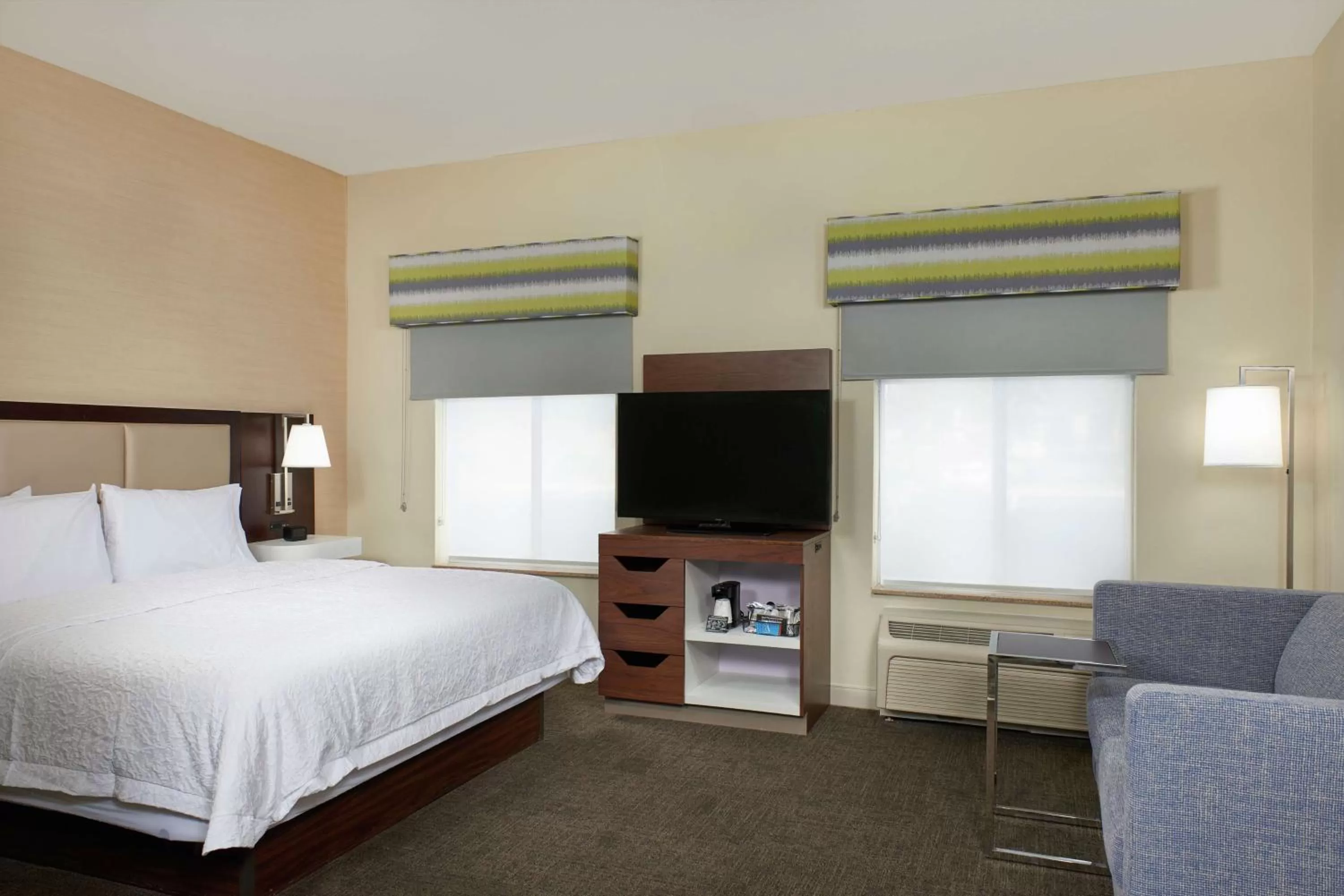Bedroom, Bed in Hampton Inn & Suites Phoenix-Surprise