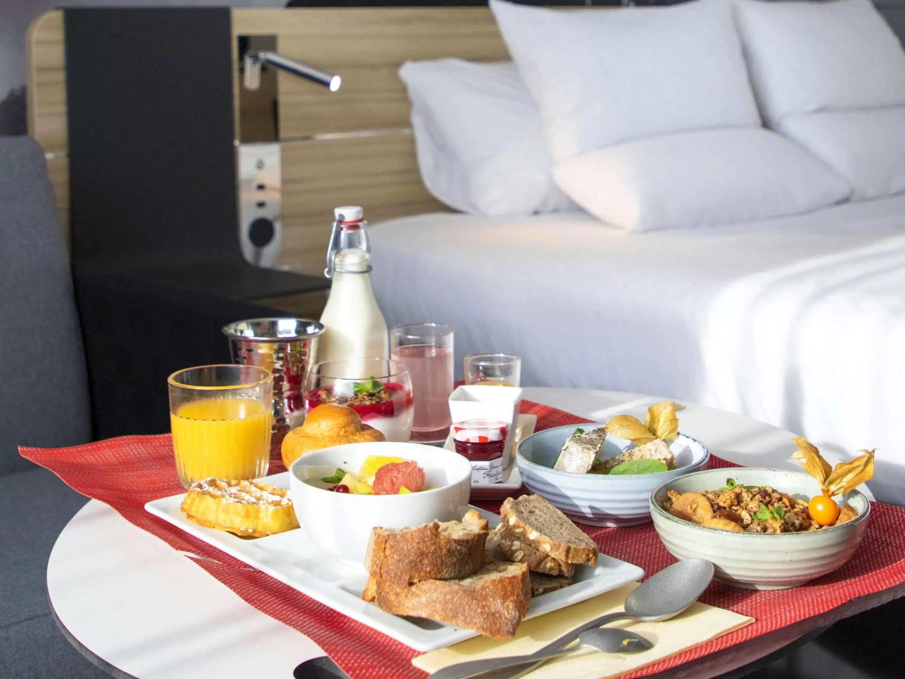 Photo of the whole room in Novotel Annecy Centre