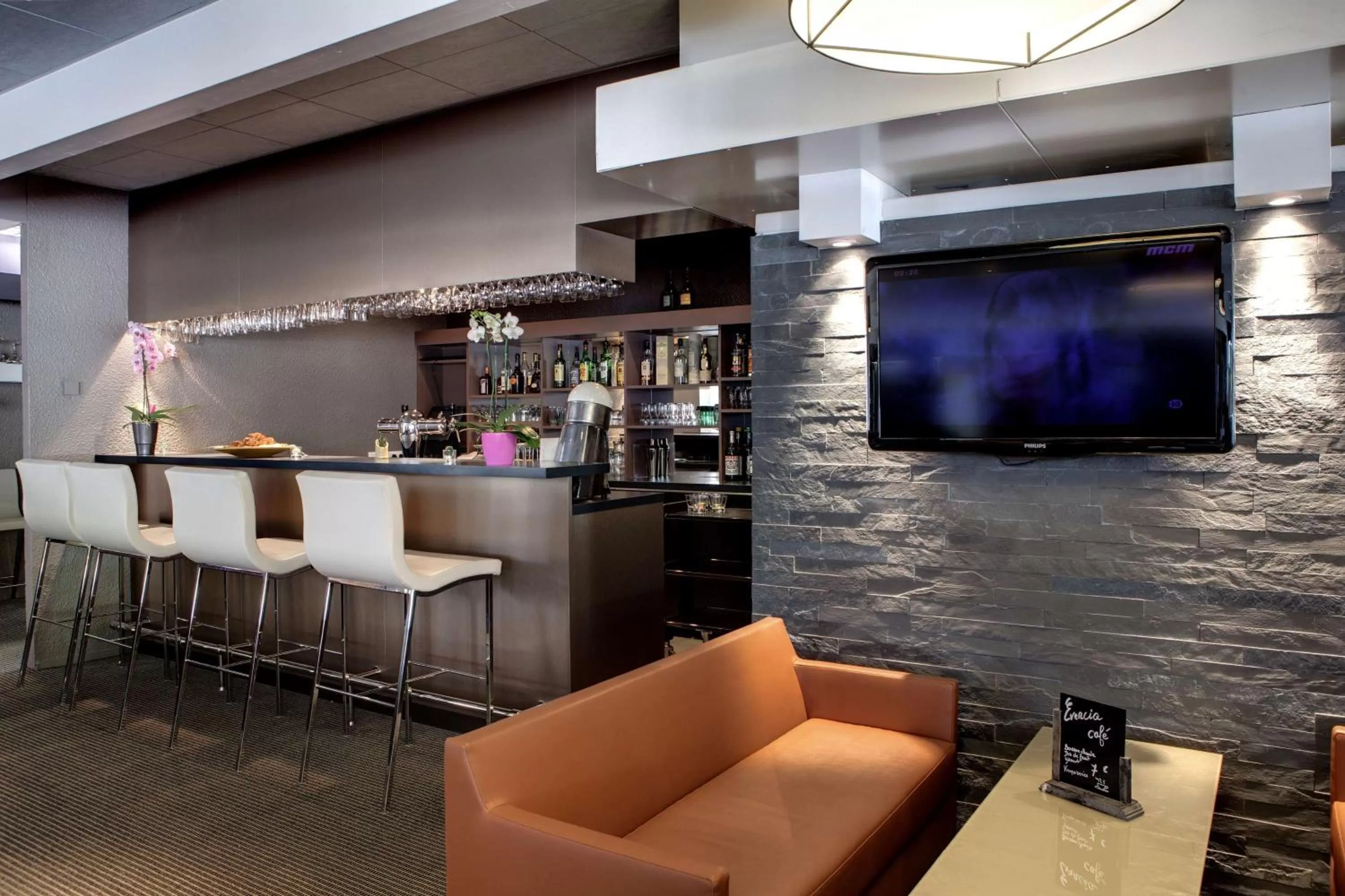 Lounge or bar in Best Western Alexander Park Chambéry