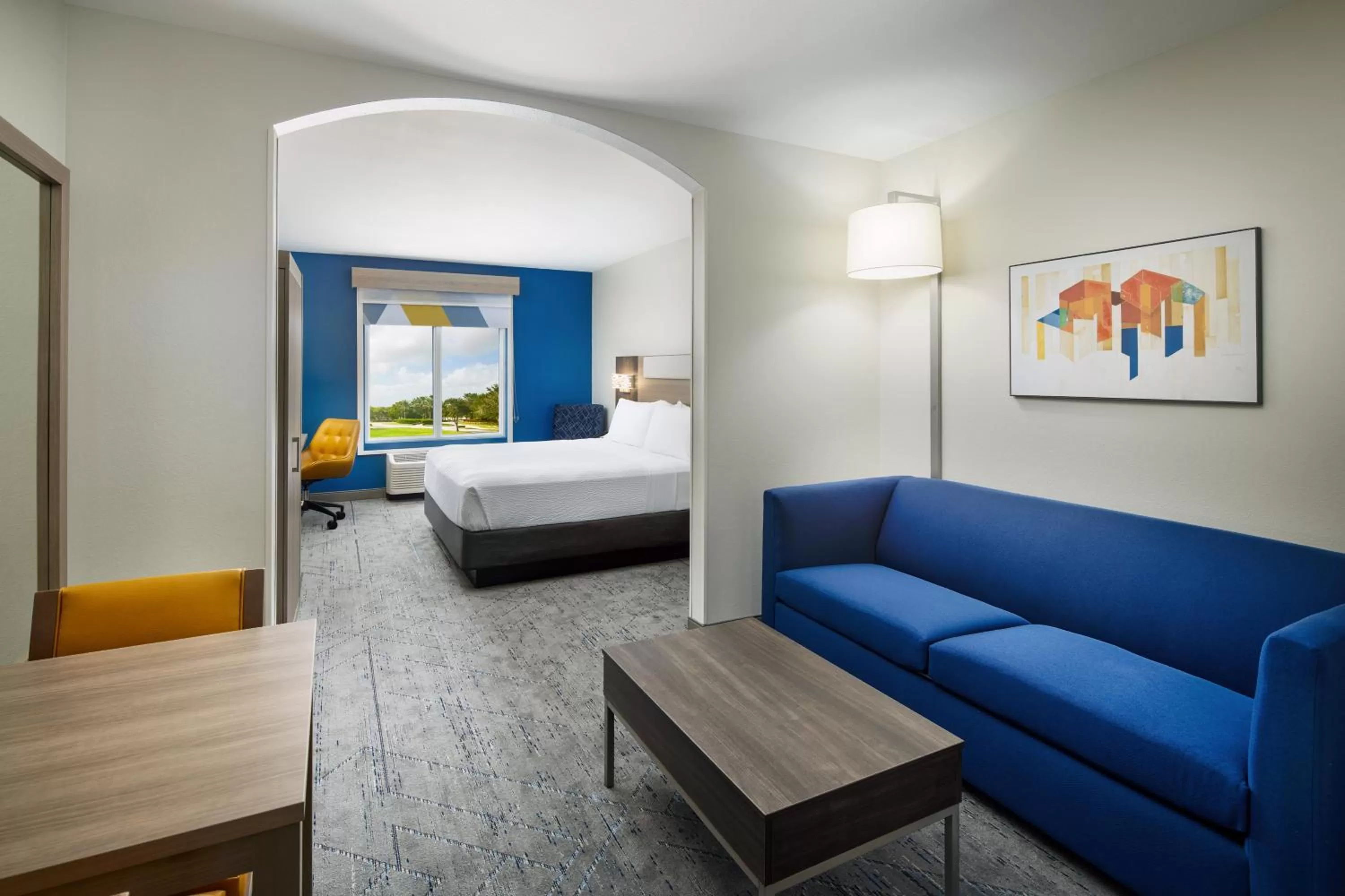 Bed in Holiday Inn Express Hotel & Suites Port St. Lucie West by IHG