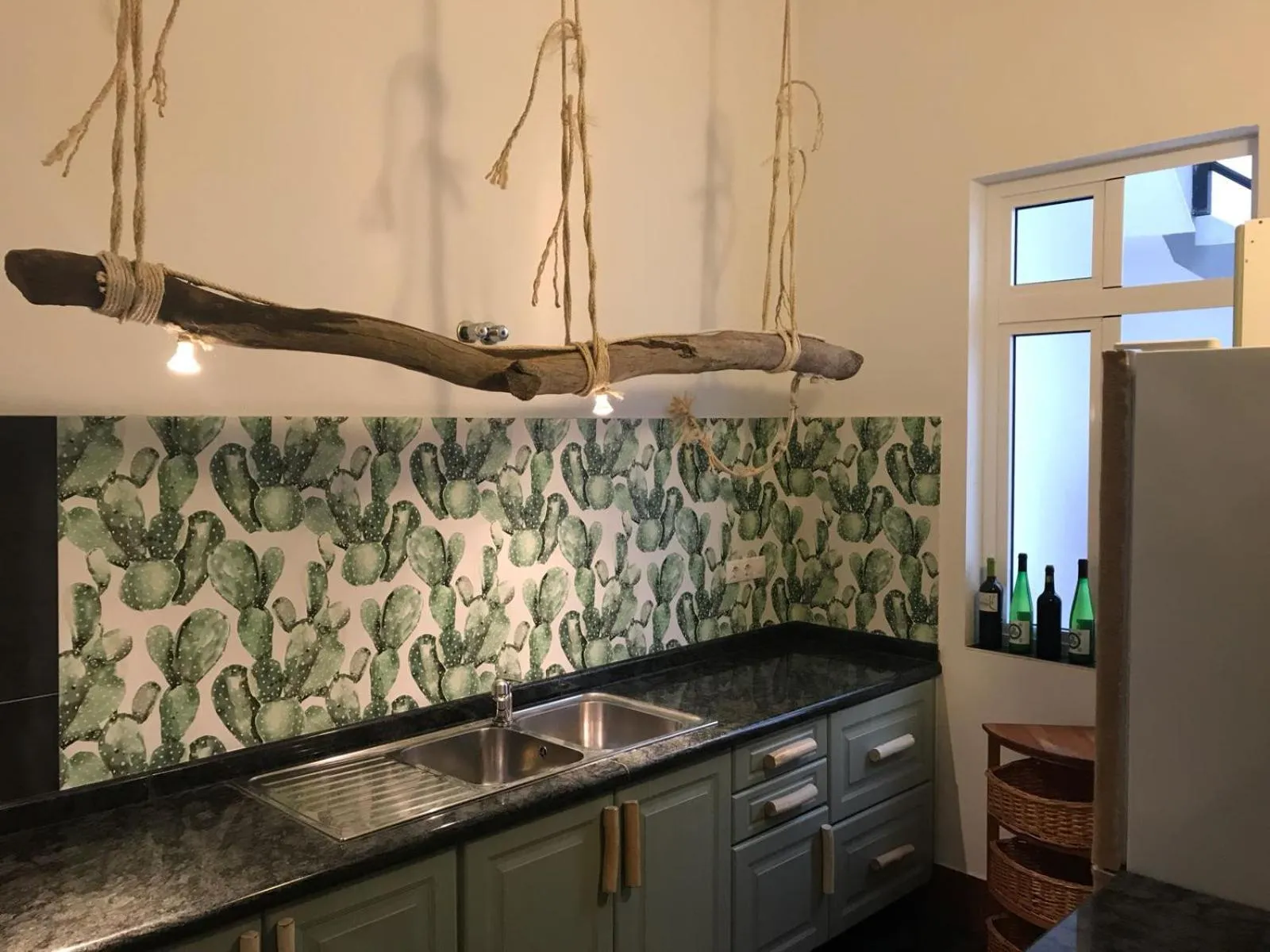 Communal kitchen in Cactus Host