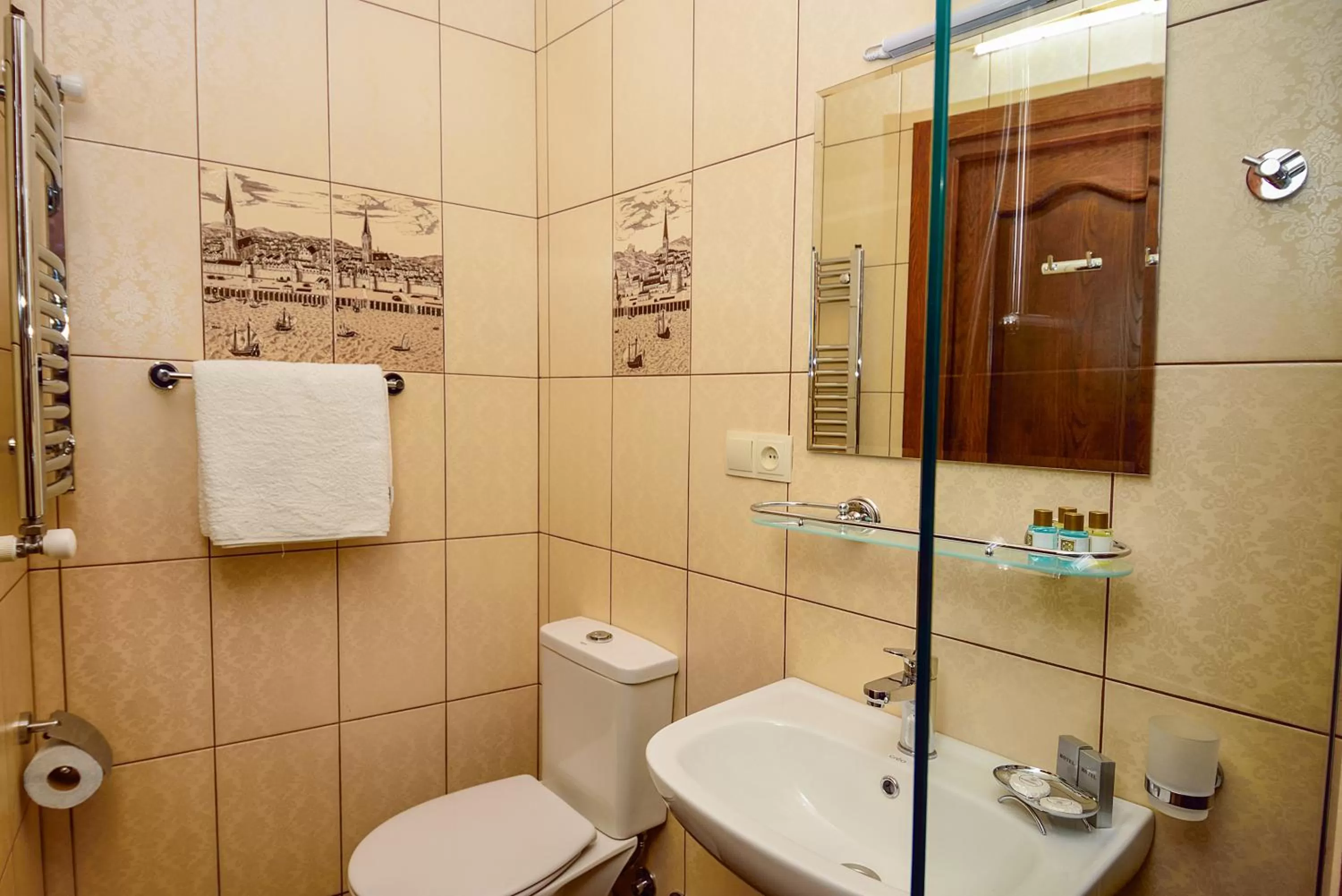 Bathroom in Hotel British House