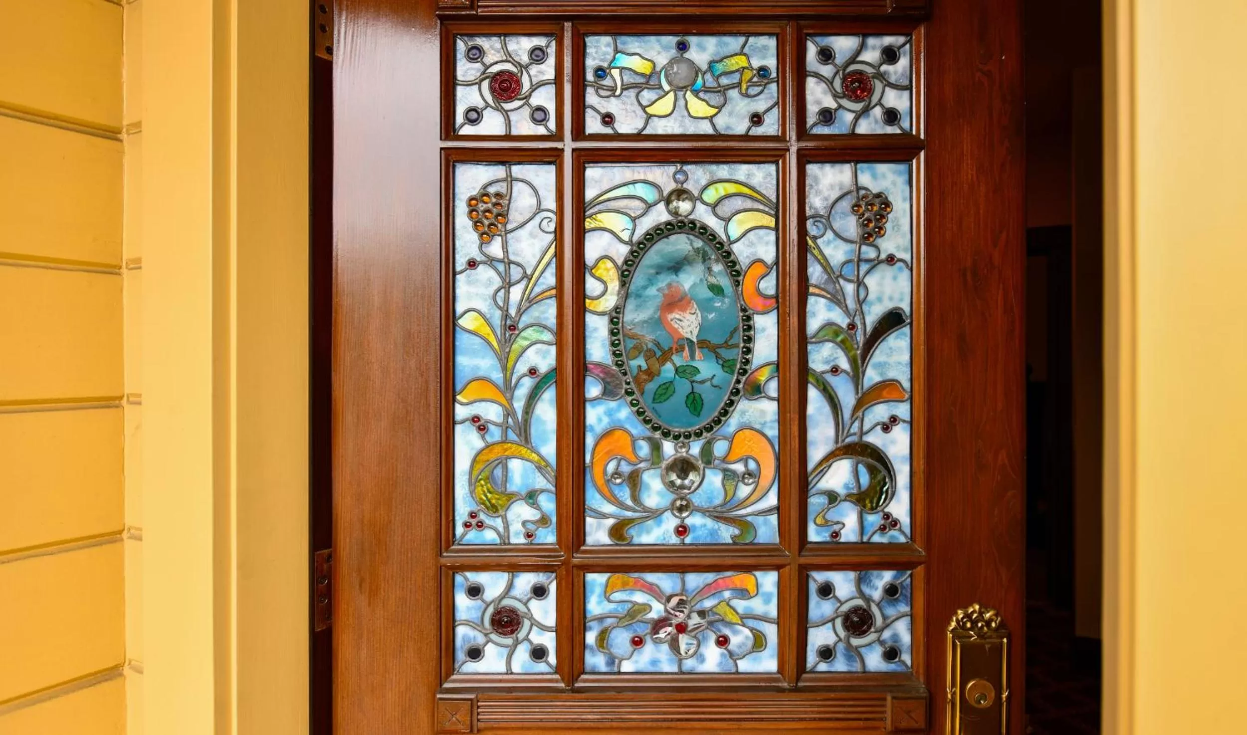 Decorative detail in Blackbird Inn