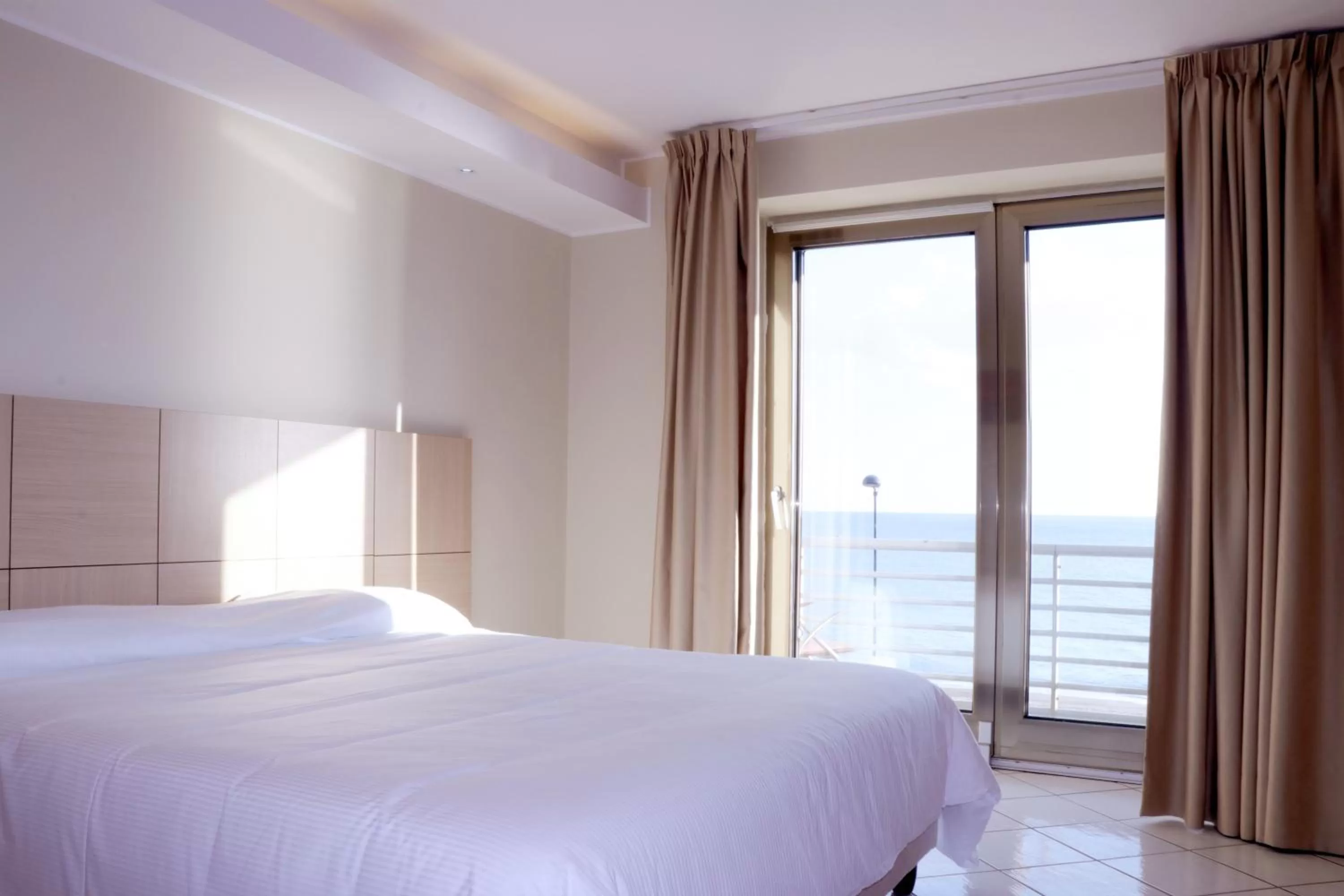 Balcony/Terrace, Bed in Hotel Ancora