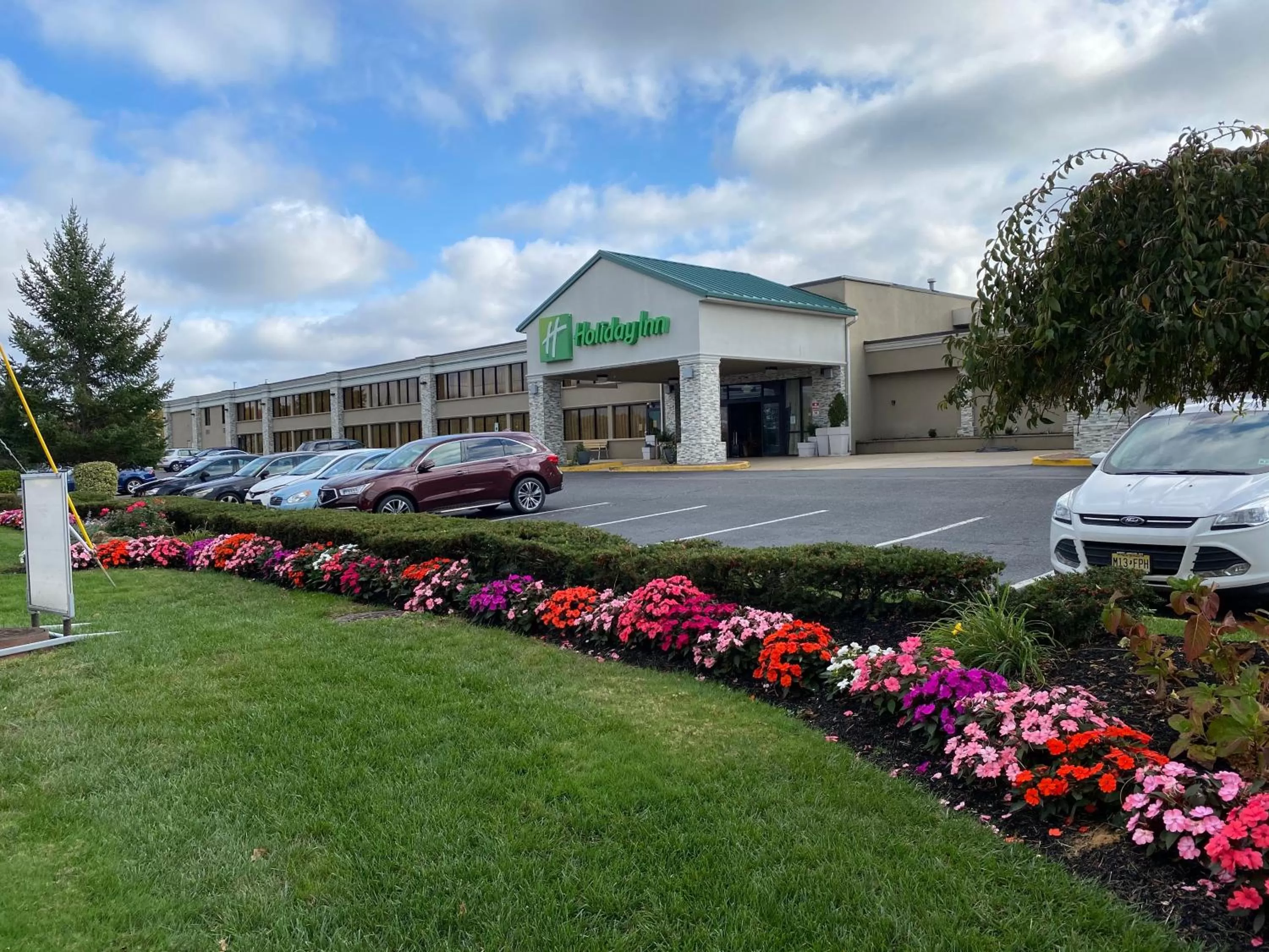 Property building in Holiday Inn Hazlet by IHG