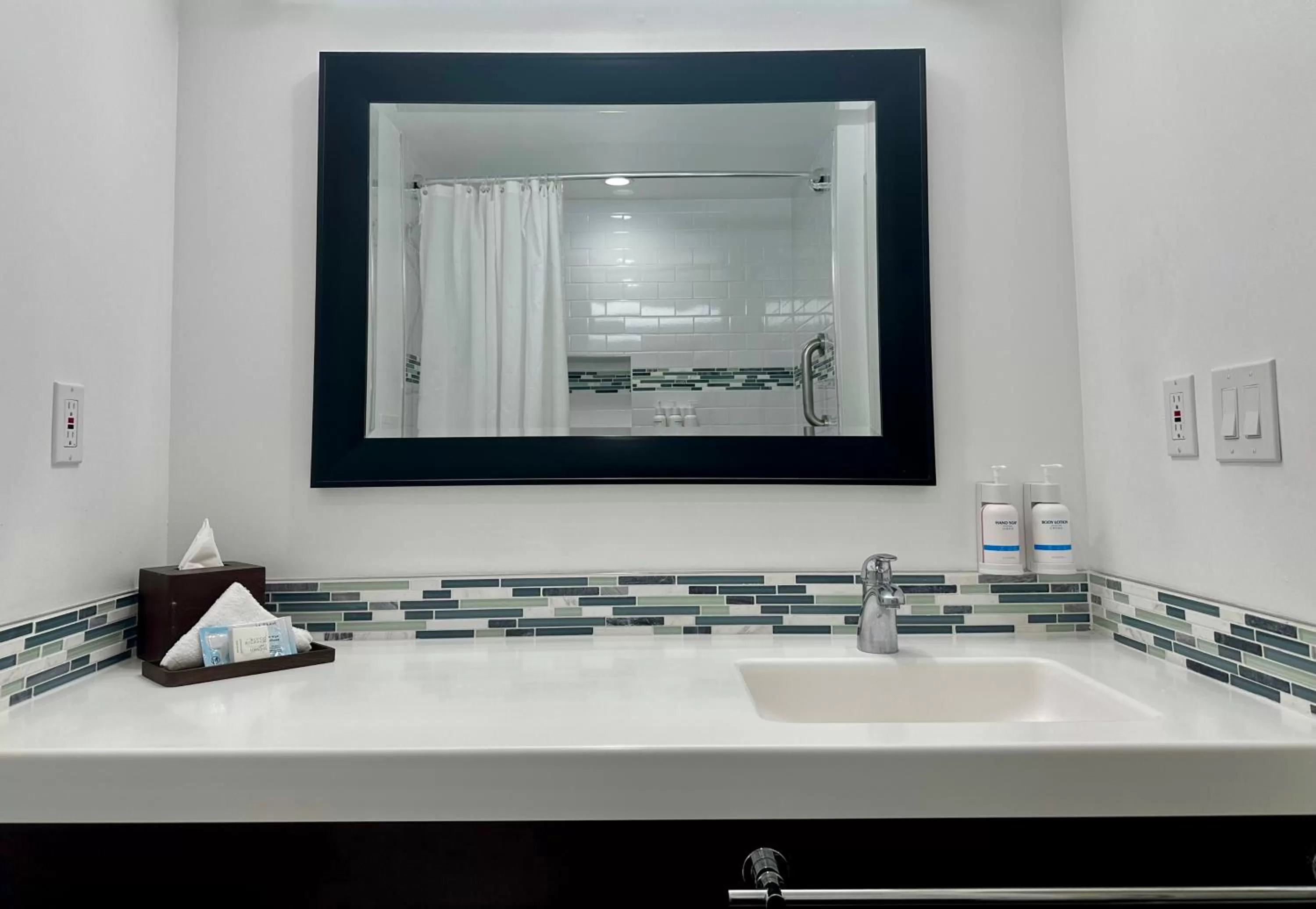 Bathroom in The Pacific Inn