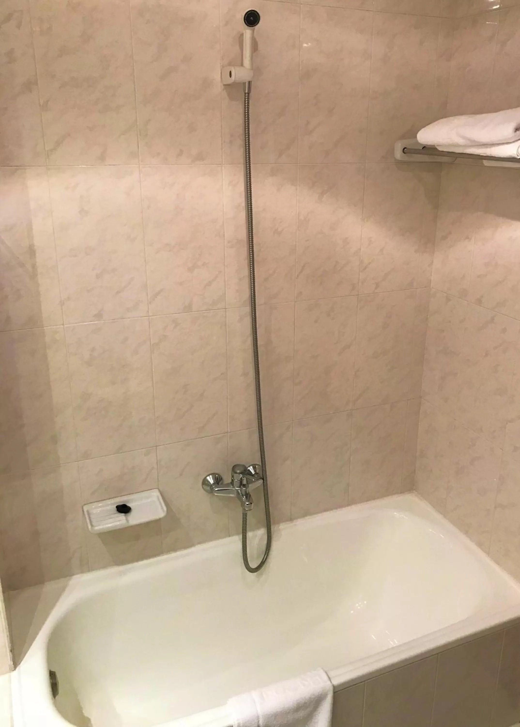 Bath in Hotel Roc Del Castell