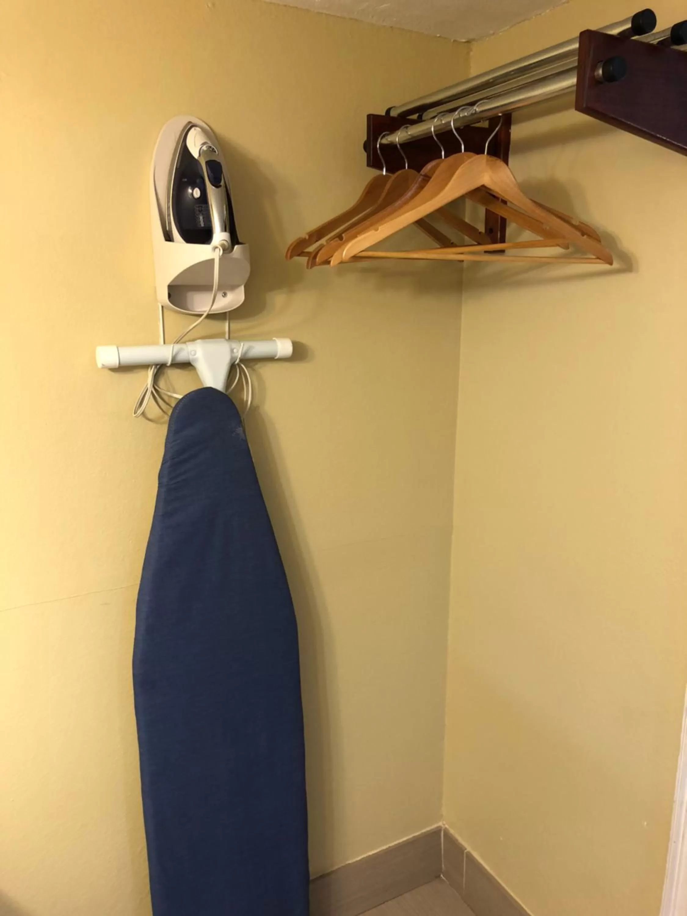 flat iron in San Marco Inn East - Jacksonville