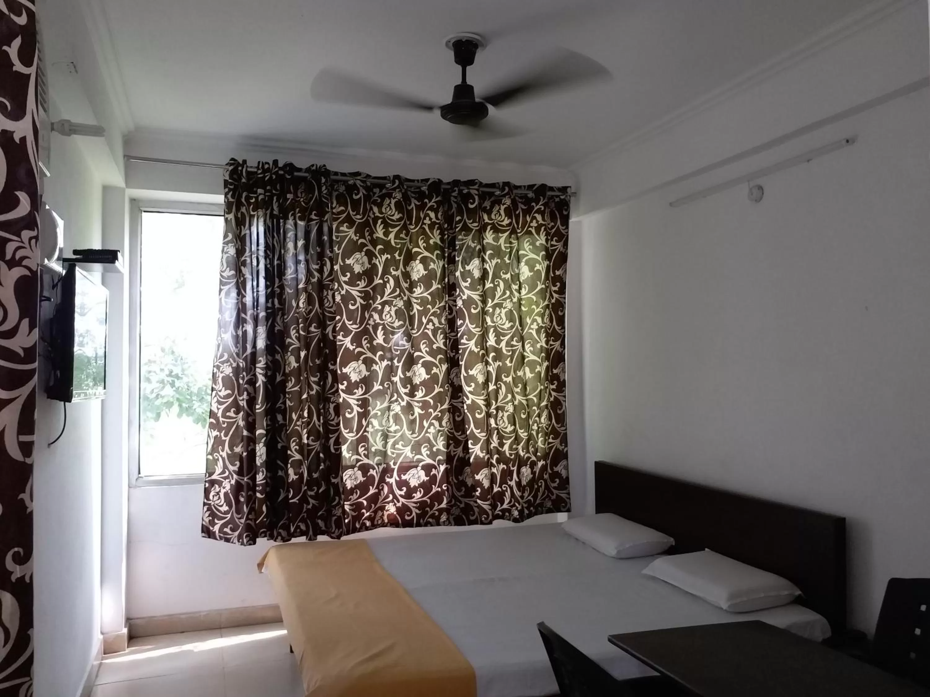 Krishna Hansraj Hotel