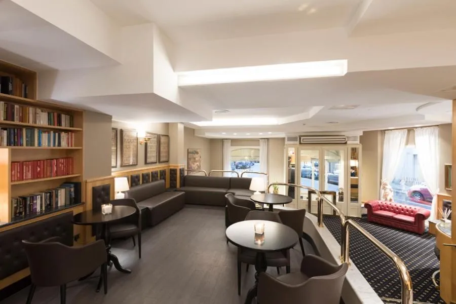 Lobby or reception in Hotel Mentana, by R Collection Hotels