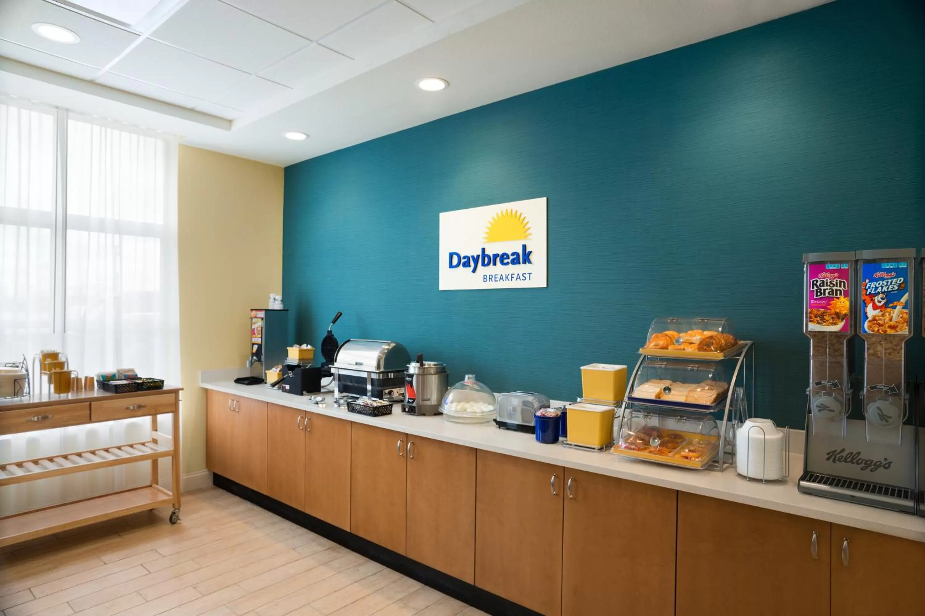 Breakfast in Days Inn & Suites by Wyndham Belmont
