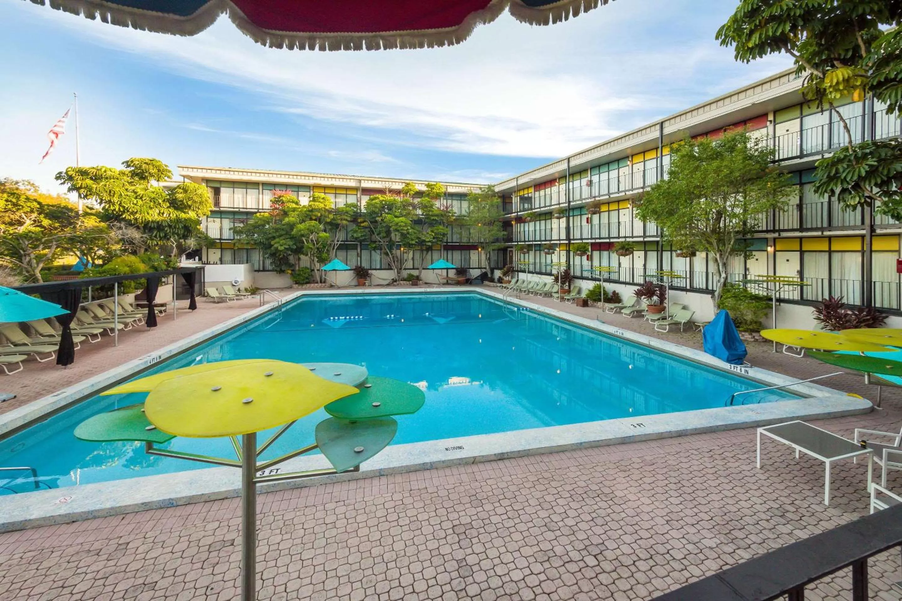 On site, Swimming Pool in Econo Lodge Winter Haven Chain of Lakes