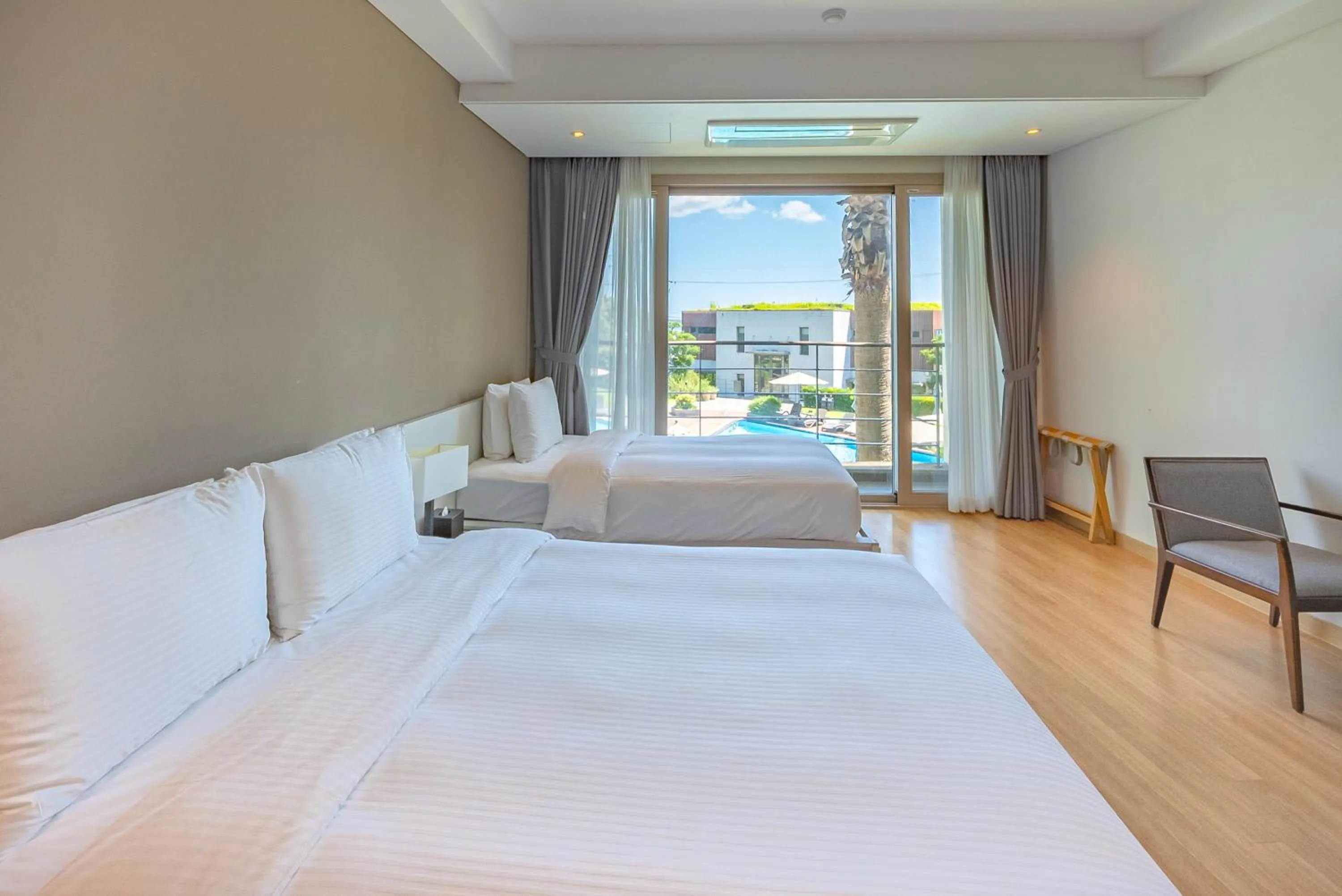 View (from property/room), Bed in The Grand Sumorum